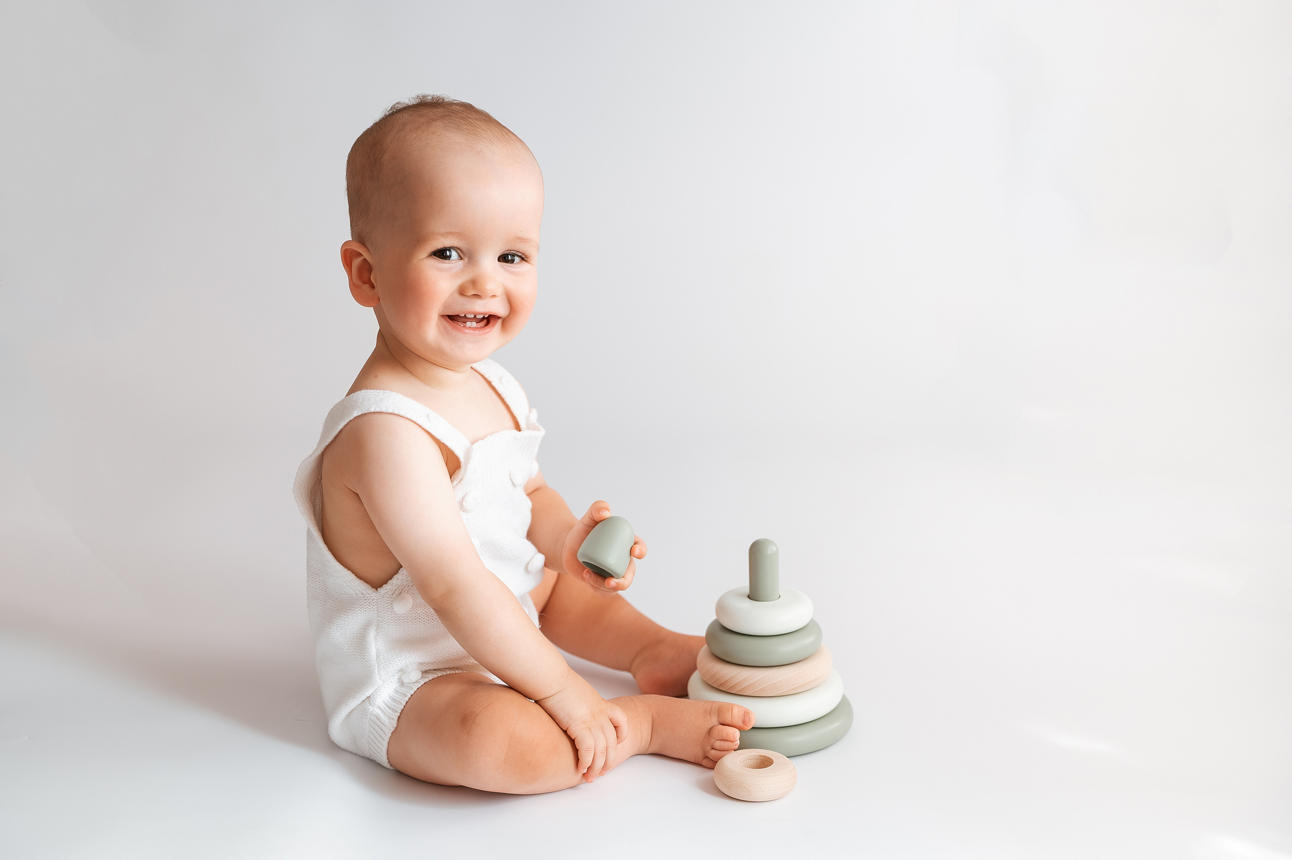 White love minimalism. Фотограф Каменск-Уральский Алена Обвинцева (фото новорожденных, в ожид