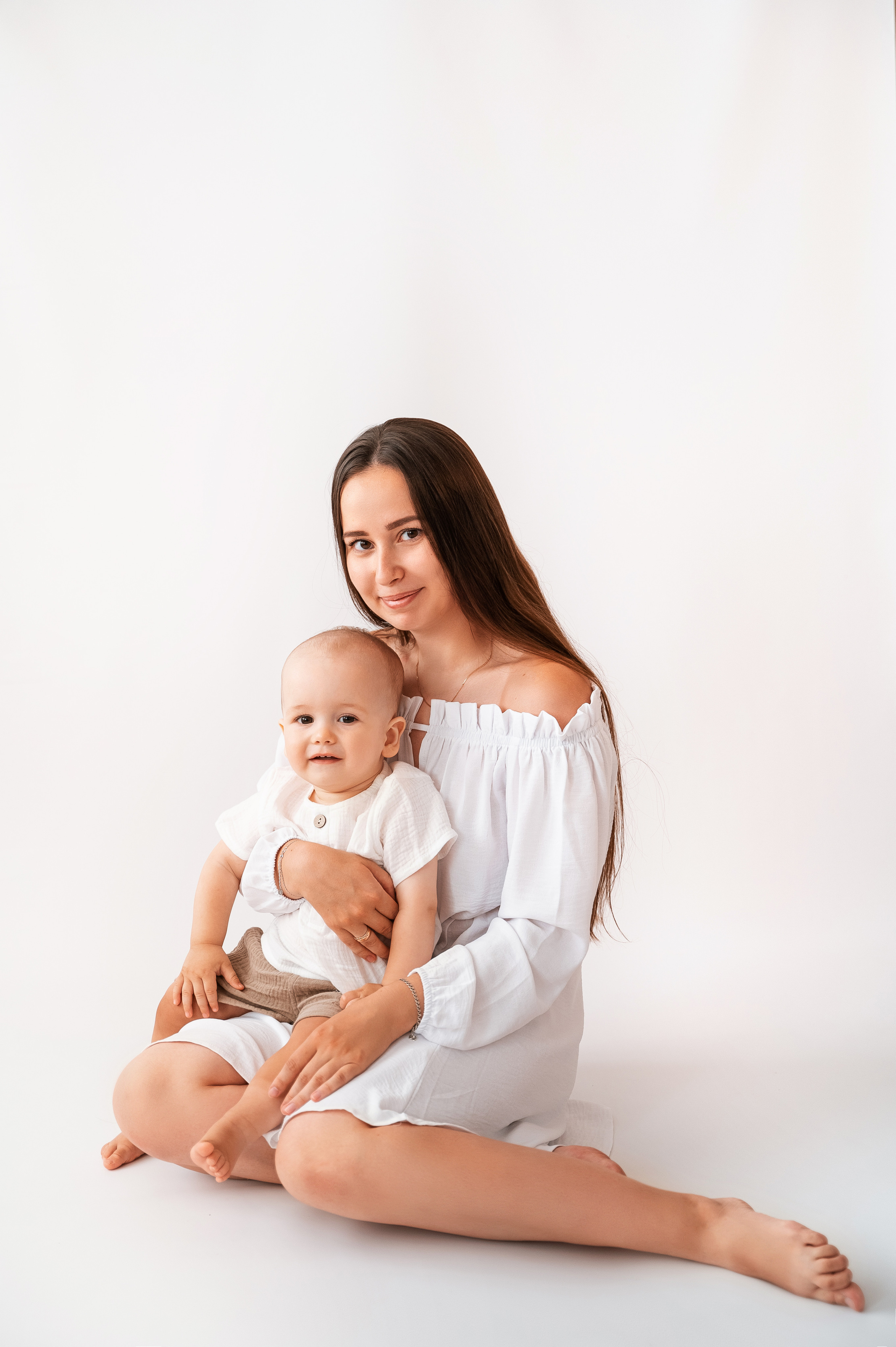 White love minimalism. Фотограф Каменск-Уральский Алена Обвинцева (фото новорожденных, в ожид