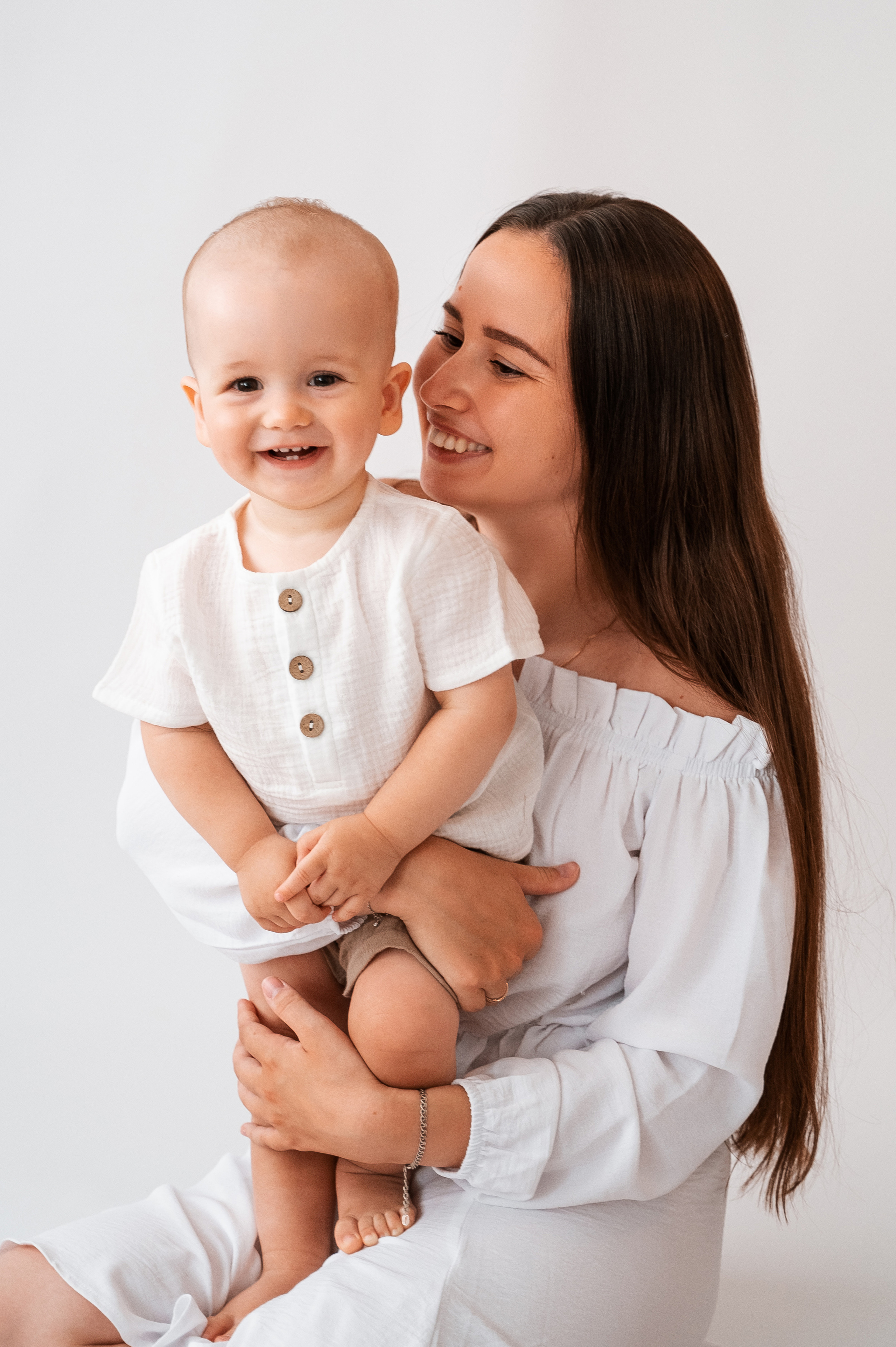White love minimalism. Фотограф Каменск-Уральский Алена Обвинцева (фото новорожденных, в ожид