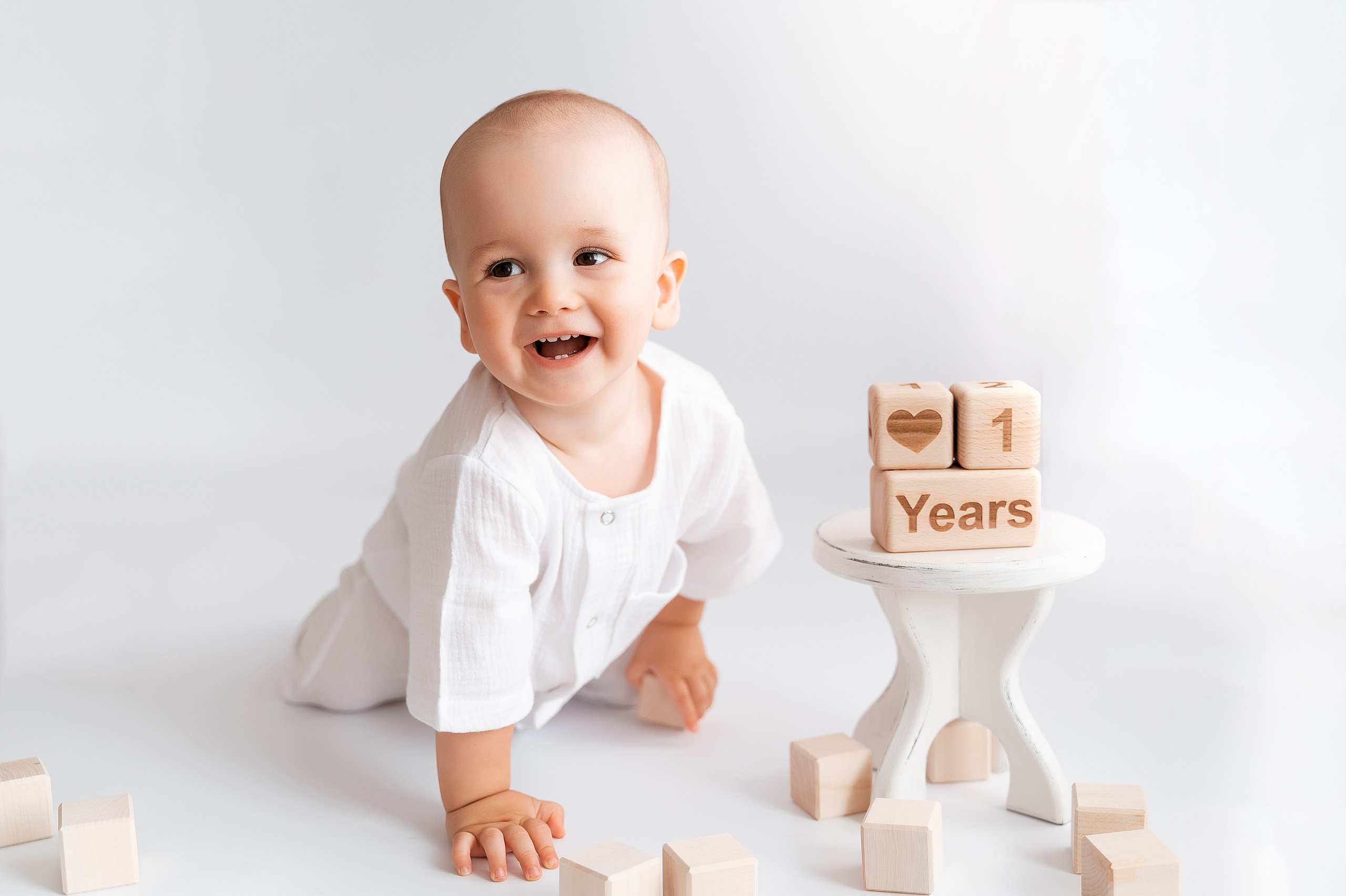 White love minimalism. Фотограф Каменск-Уральский Алена Обвинцева (фото новорожденных, в ожид