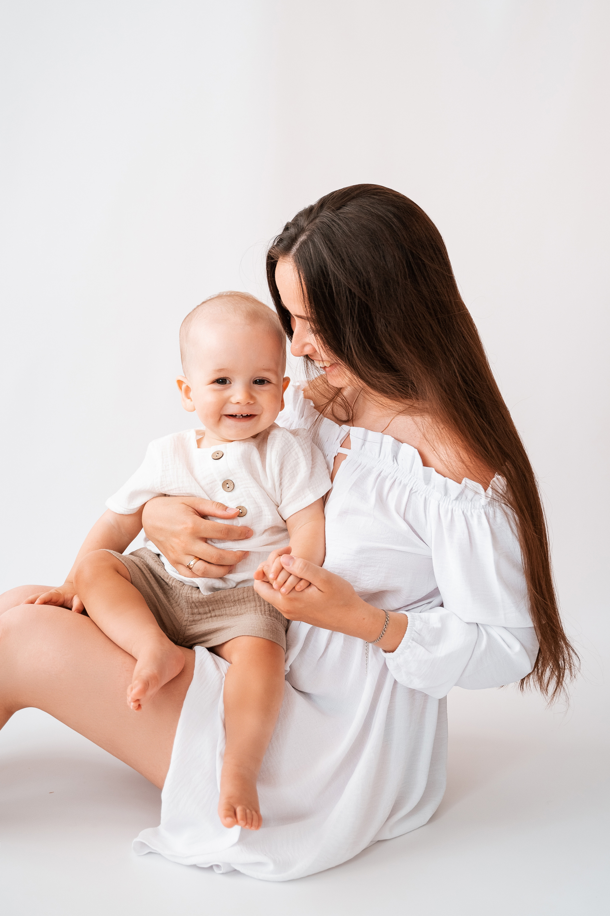 White love minimalism. Фотограф Каменск-Уральский Алена Обвинцева (фото новорожденных, в ожид
