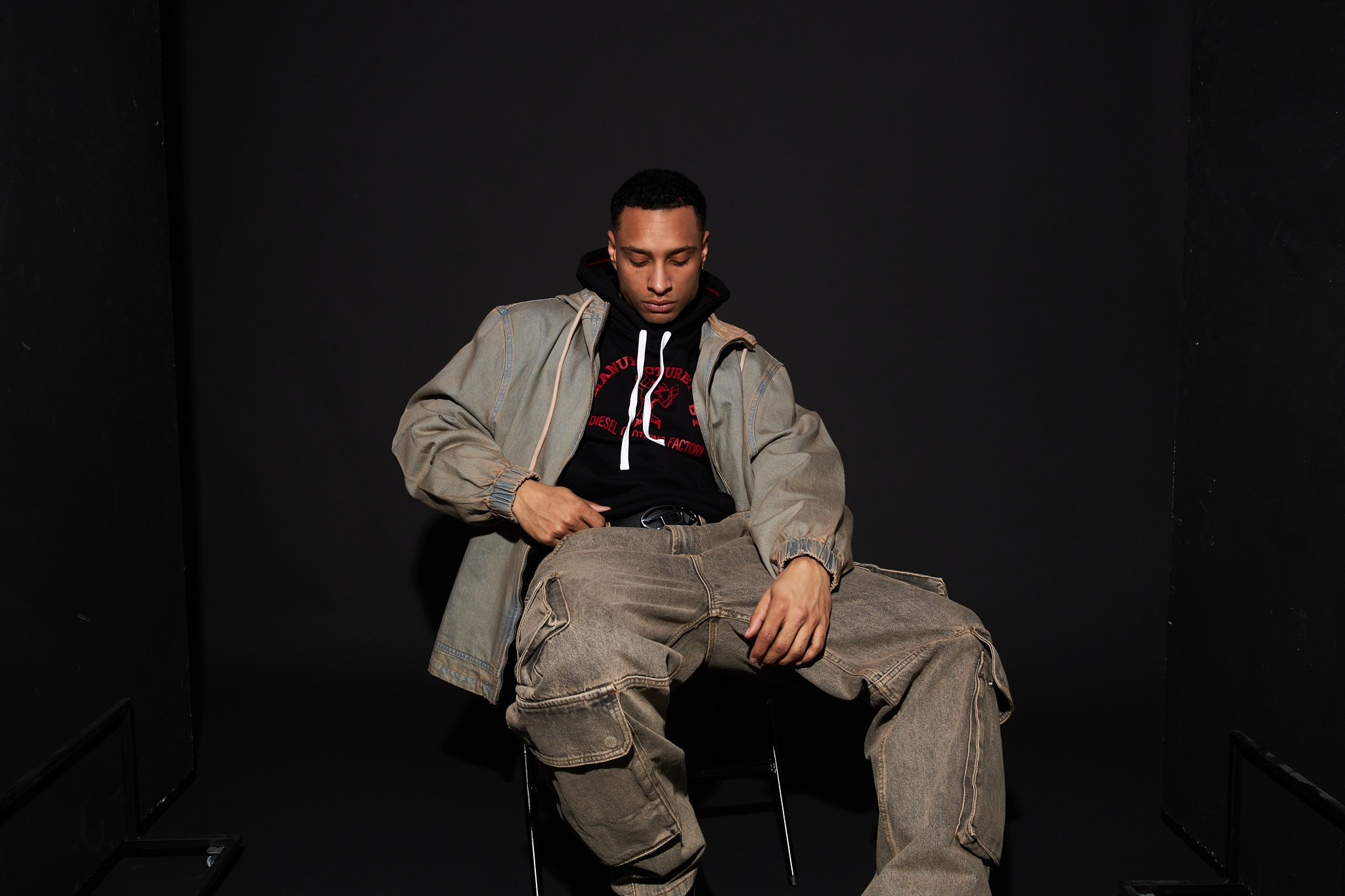 Марк модель мулат Москва. Продакшен г. Москва съемка мужской одежды, мужские модели, фото и видео, организация под ключ