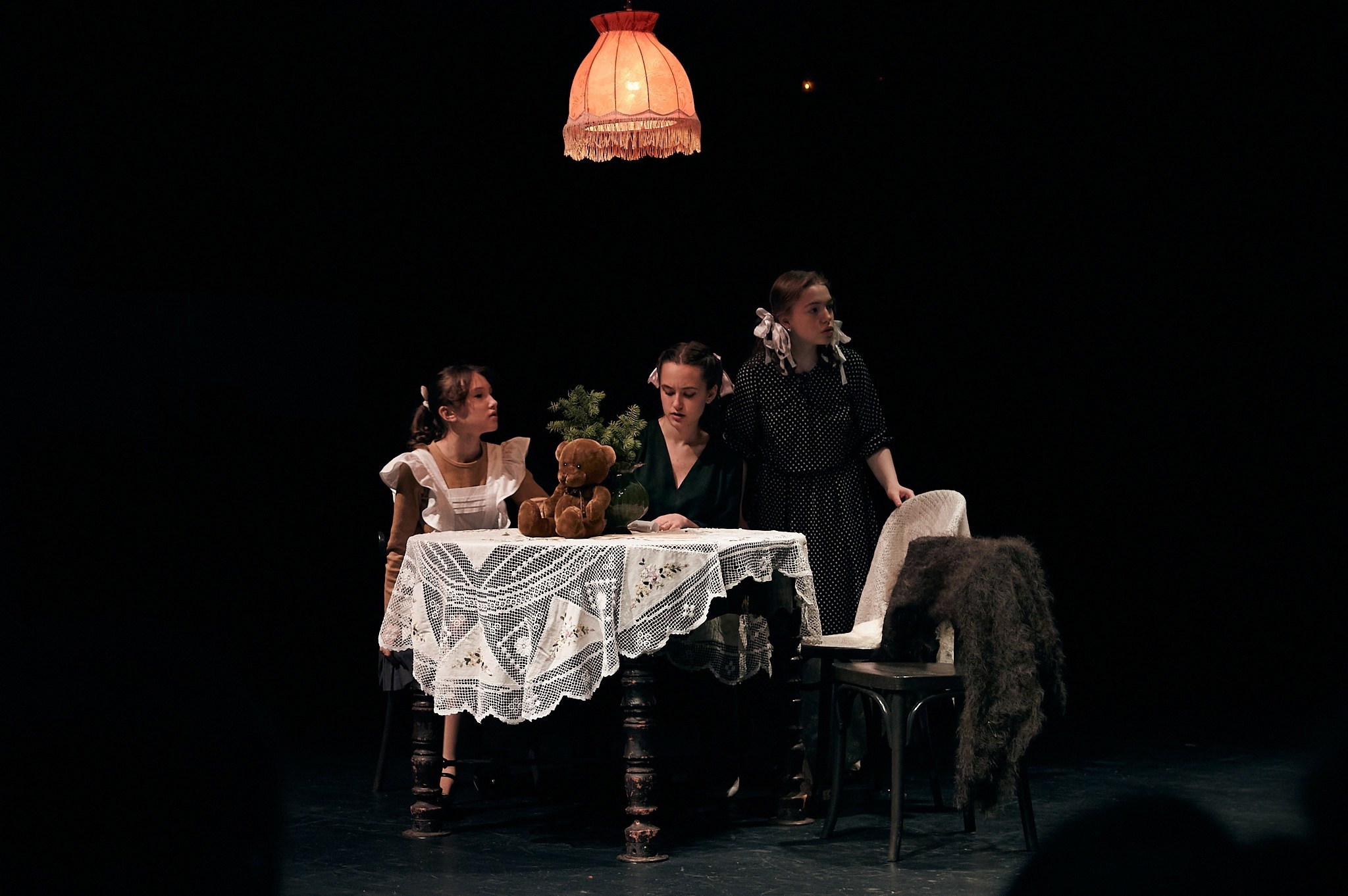 Спектакль «Советская, 44». Дети Сац. Фотограф в Москве. Индивидуальные и парные съёмки, мероприятия, промо-съёмки для артистов