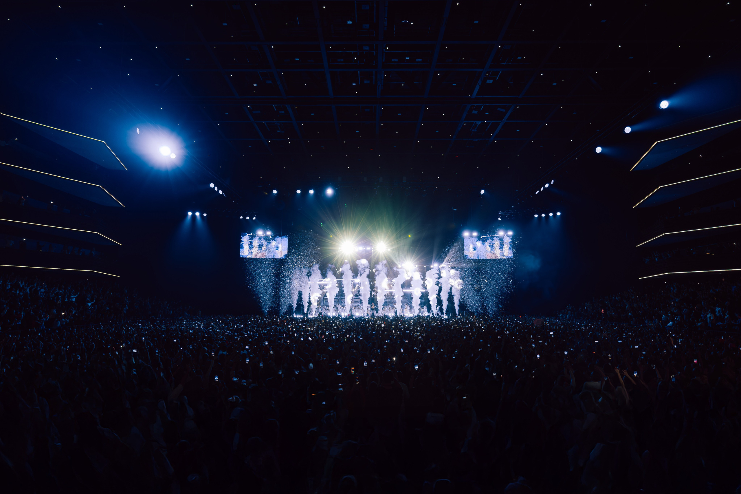 ИВАНУШКИ INTERNETIONAL 29.11.25. Концертный и репортажный фотограф в Москве и Санкт-Петербурге Мария