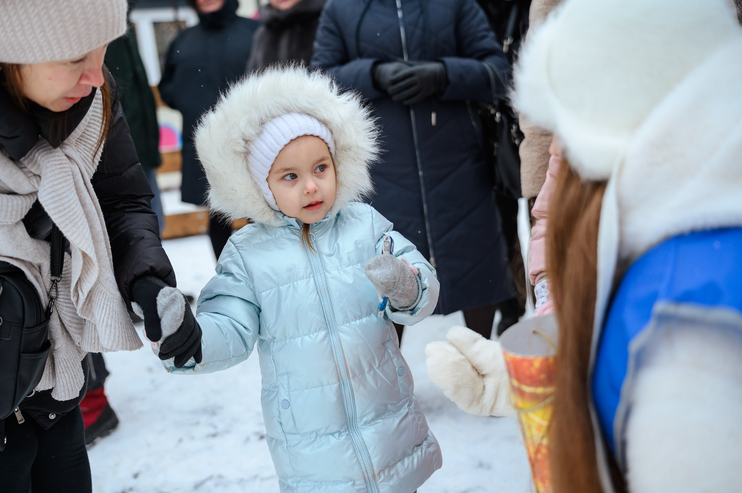 Новогодние волонтеры | Открытие Новогодней столицы Кирова 2025. Репортажный фотограф в Кирове Александр Лутошкин