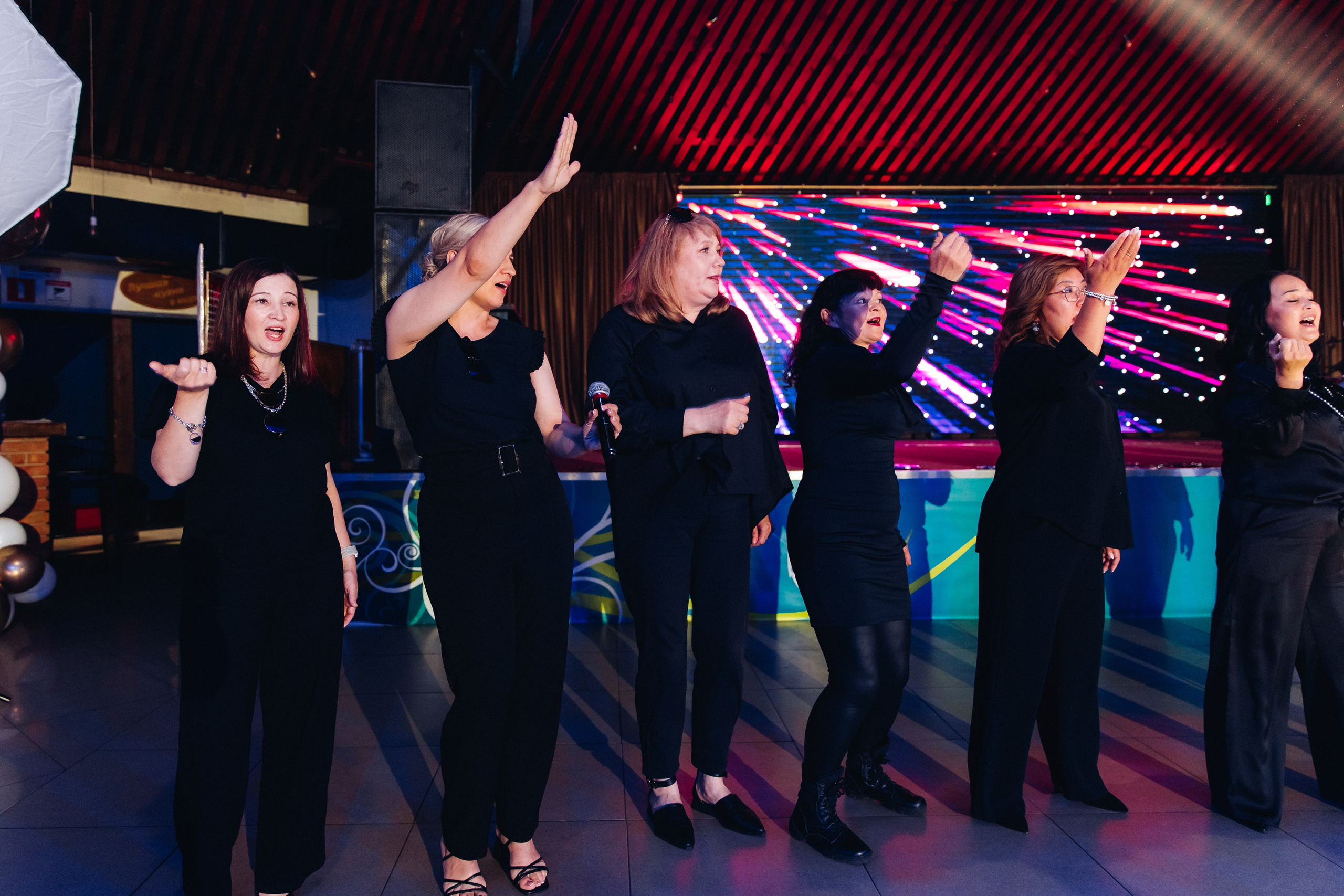 Выпускной вечер. 49 школа. Баран на корове. Свадебный и семейный фотограф в Улан-Удэ