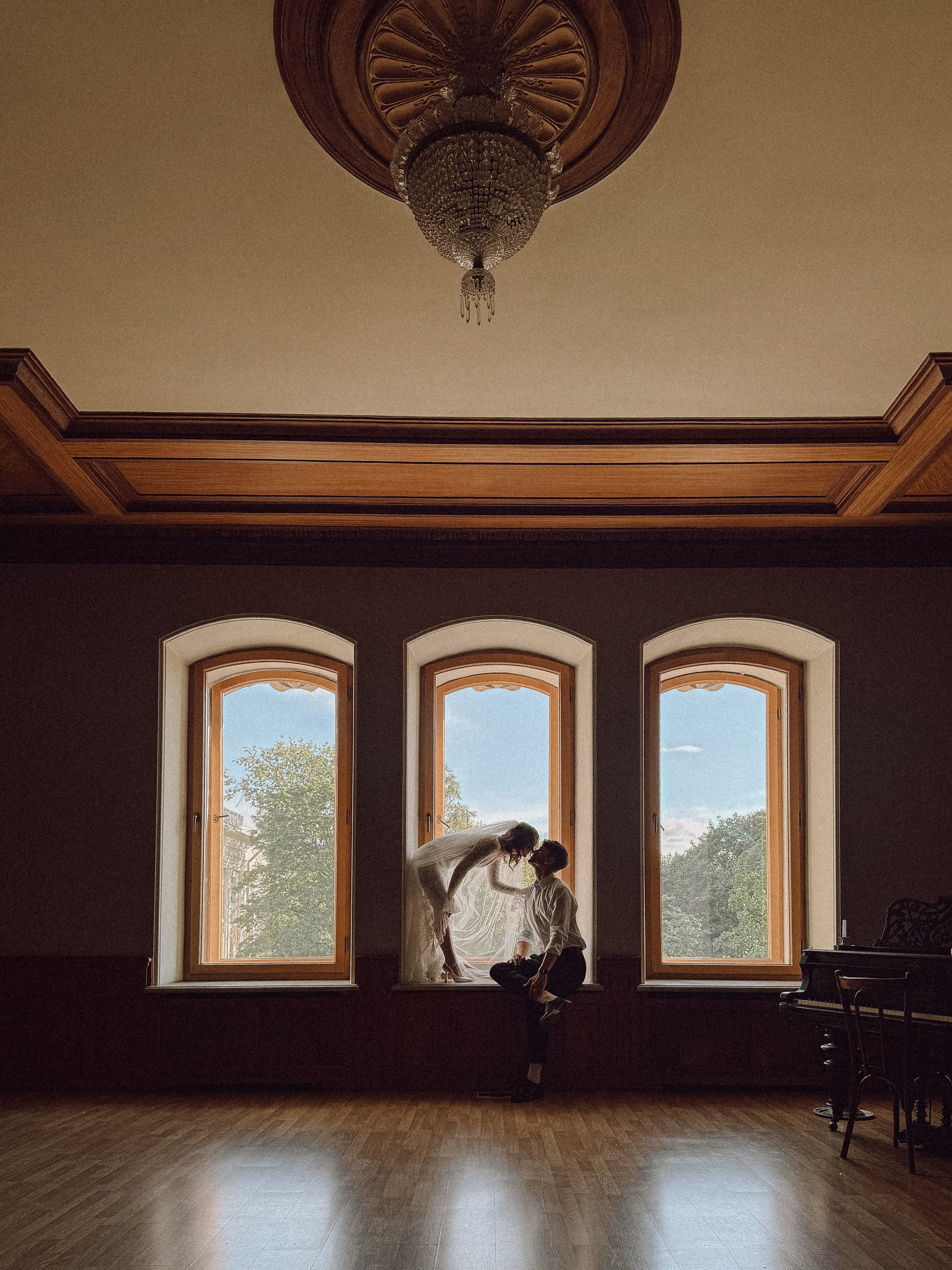 ФОТО НА ТЕЛЕФОН ВО ВРЕМЯ БРАКОСОЧЕТАНИЯ В ПЕРВОМ ДВОРЦЕ И ПРОГУЛКИ. Профессиональный фотограф, Санкт-Петербург — Виктория Богомолова