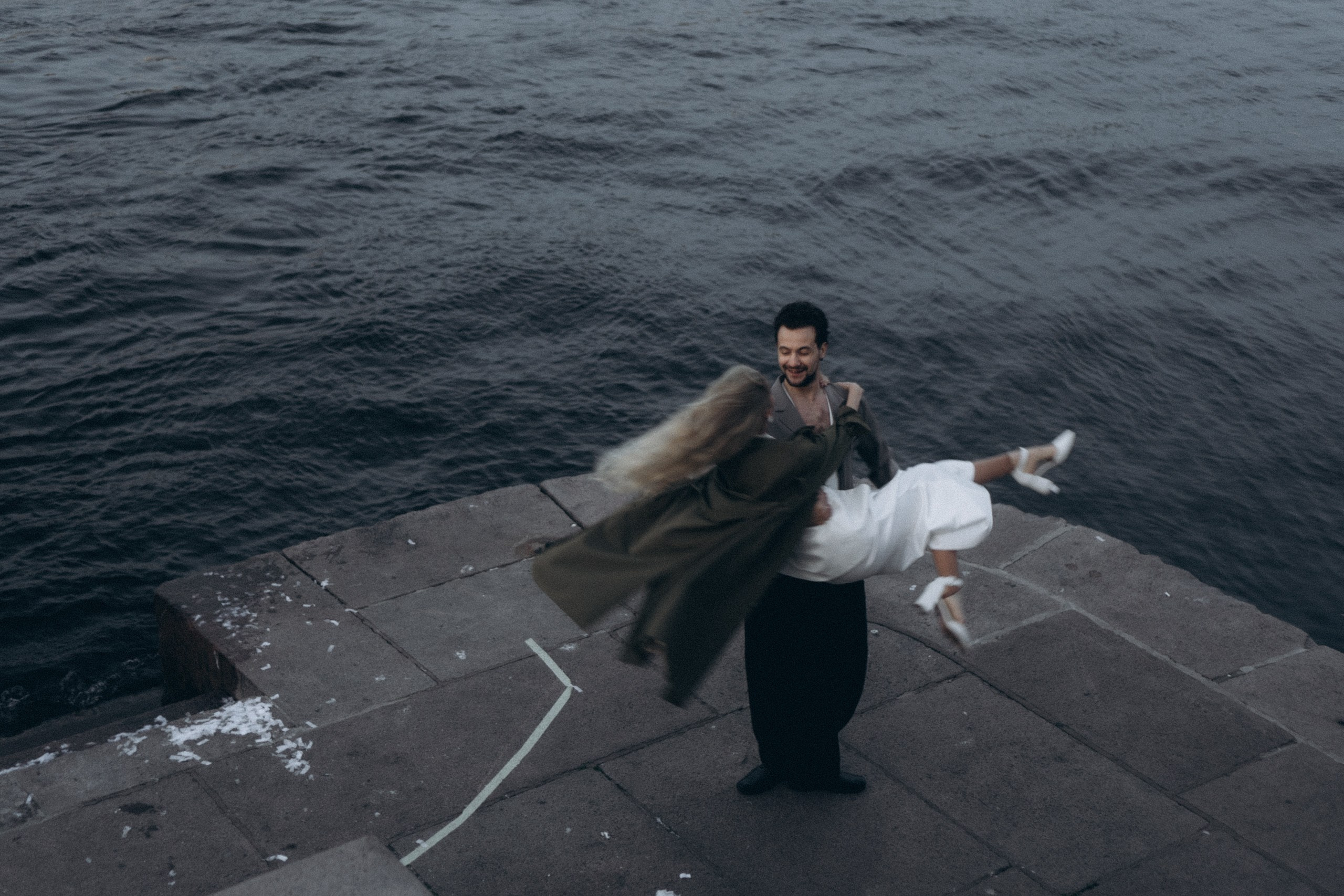 СВАДЕБНАЯ СЬЕМКА ПАРЫ НА РАССВЕТЕ В БЕЛЫЕ НОЧИ И ПРОГУЛКА С РАЗВОДНЫМИ МОСТАМИ И ПИКНИК ВОЗЛЕ ИСАКИЕВСКОГО СОБОРА. Профессиональный фотограф, Санкт-Петербург — Виктория Богомолова