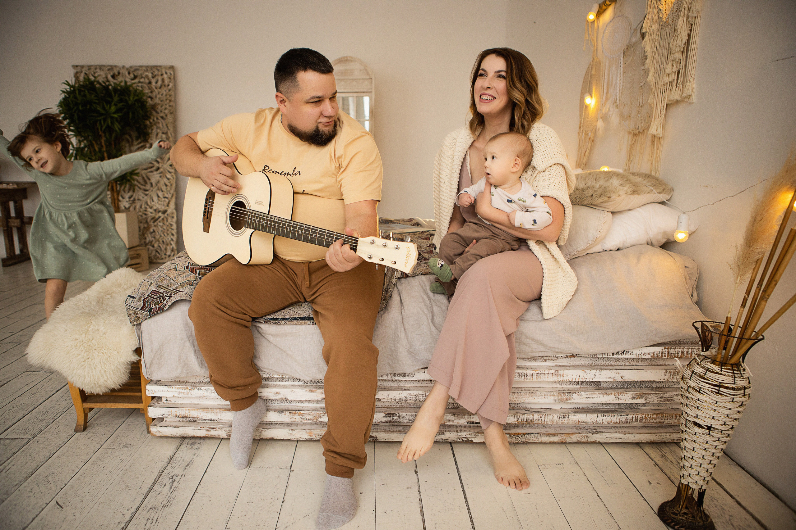 Новогодняя семейная фотосессия в зале Люмен. Семейный и свадебный фотограф Москва Канделаки Ольга