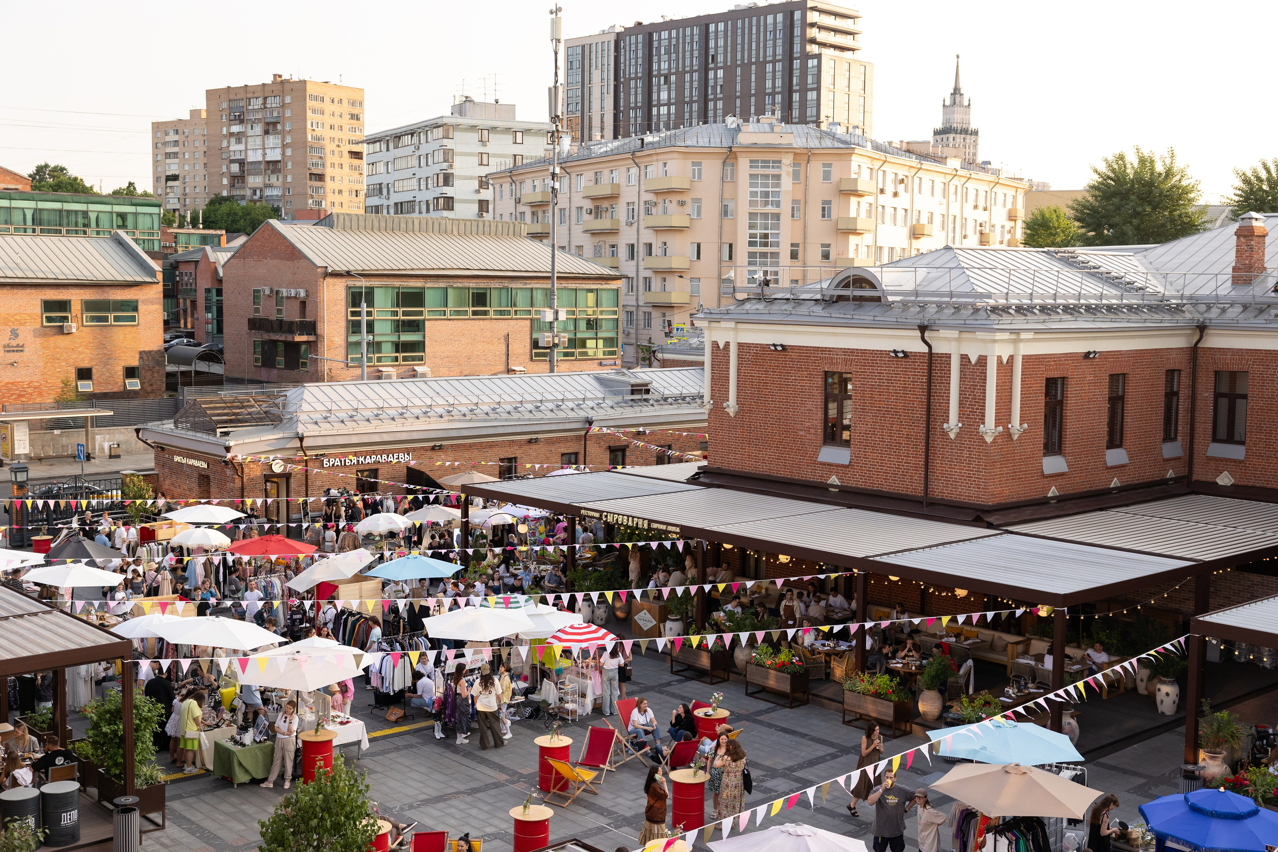 7–8 июня 2025 в пространстве «Три вокзала. Депо» / День 2 / фото Саша Жукова. Фотоотчеты «Ламбада-маркета»