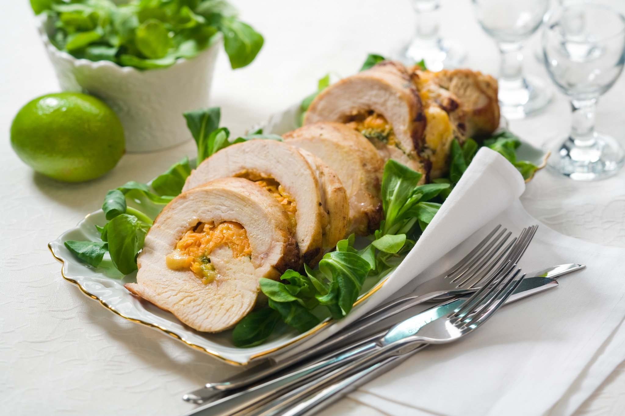 Куриный рулет с курагой