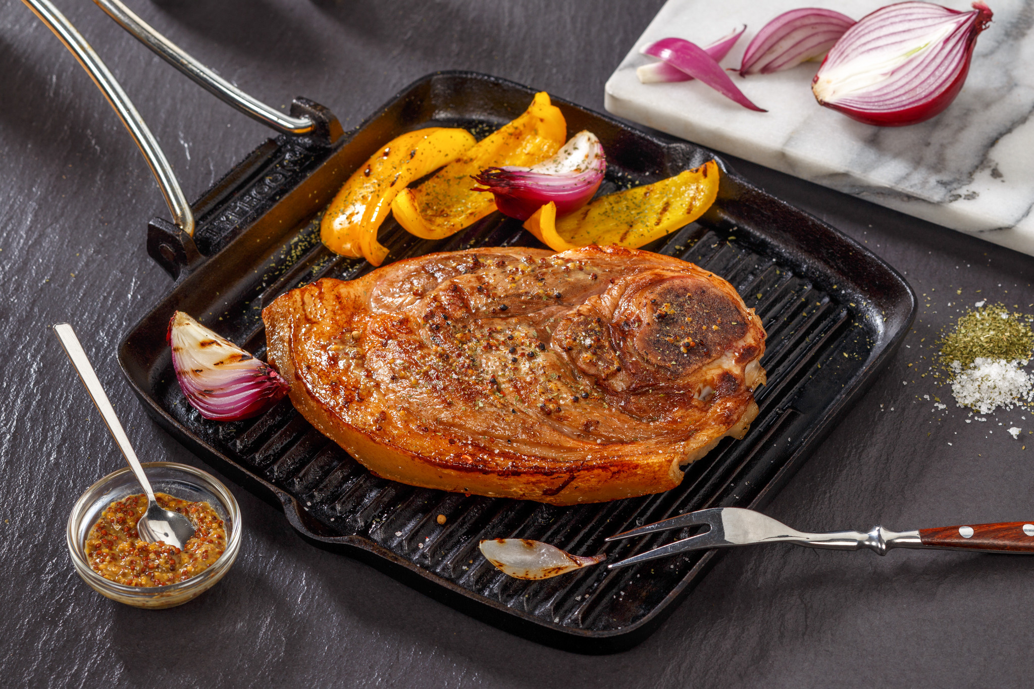 Окорок с косточкой, рекламная съёмка для ТМ Слово мясника