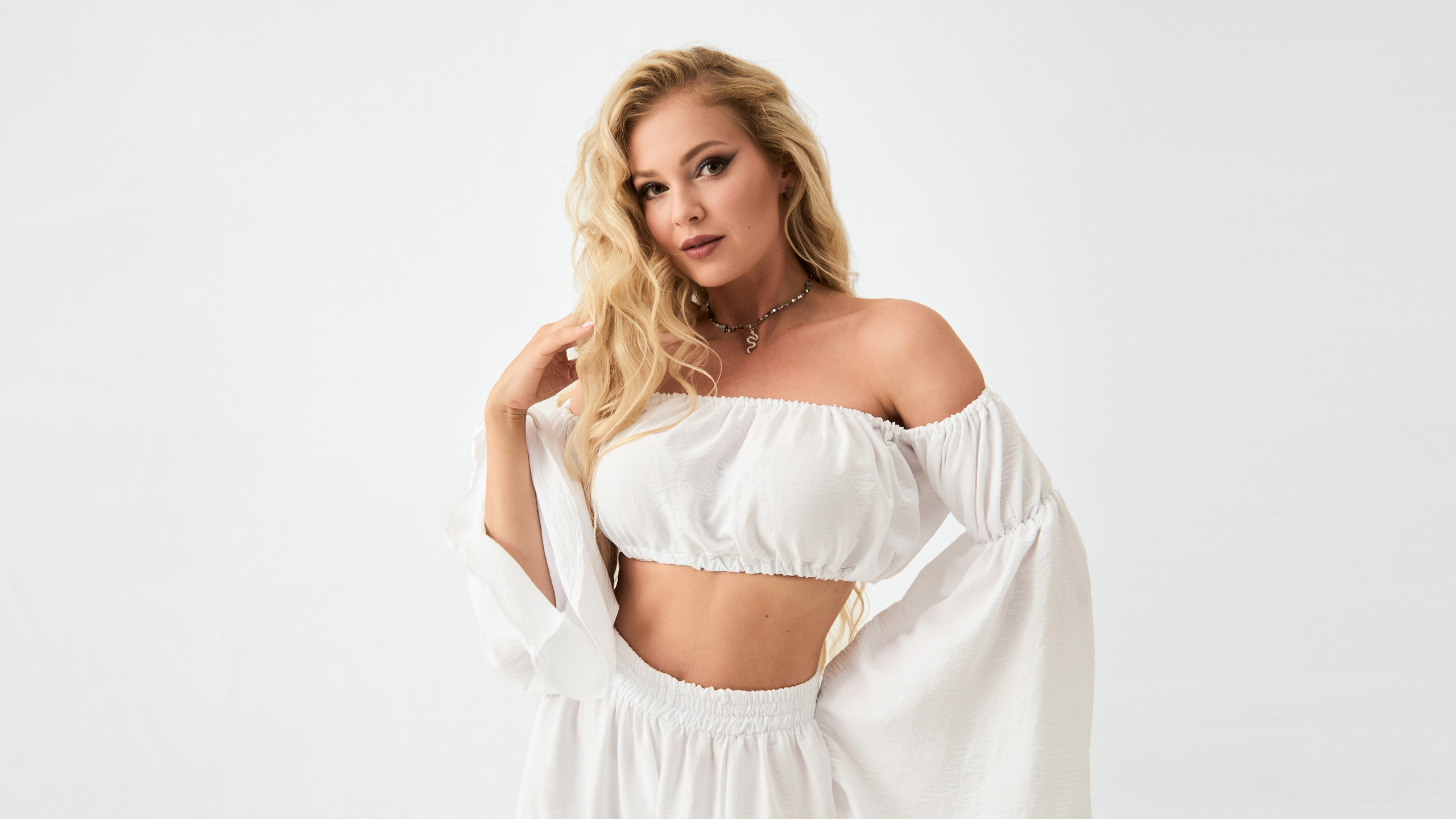 Легкость и стиль: почему минимализм в фотосессиях — это красиво