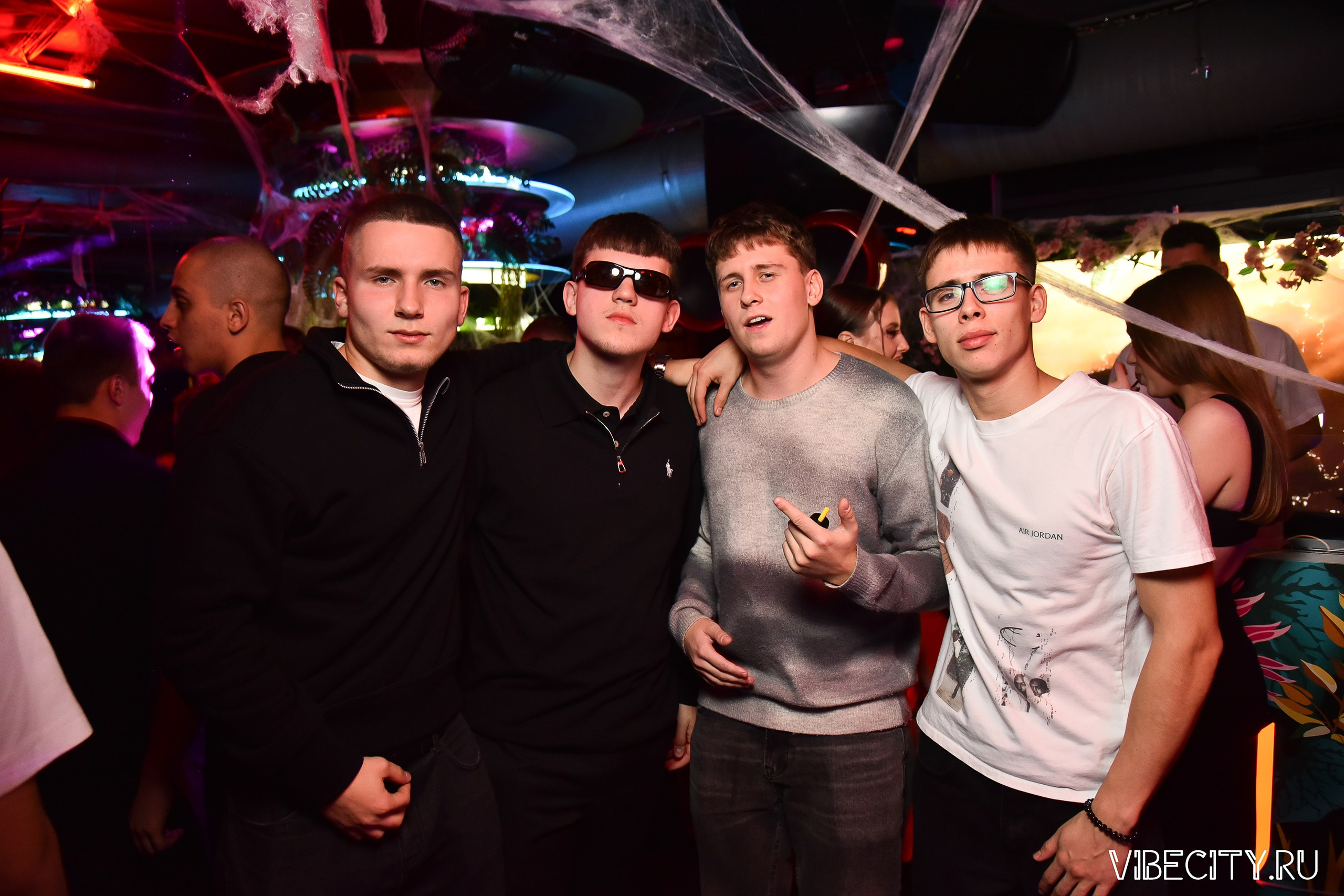 DOUBLE U. VIBECITY.RU Вайб Сити Ру Фоторепортажи Фотоотчеты Калининград