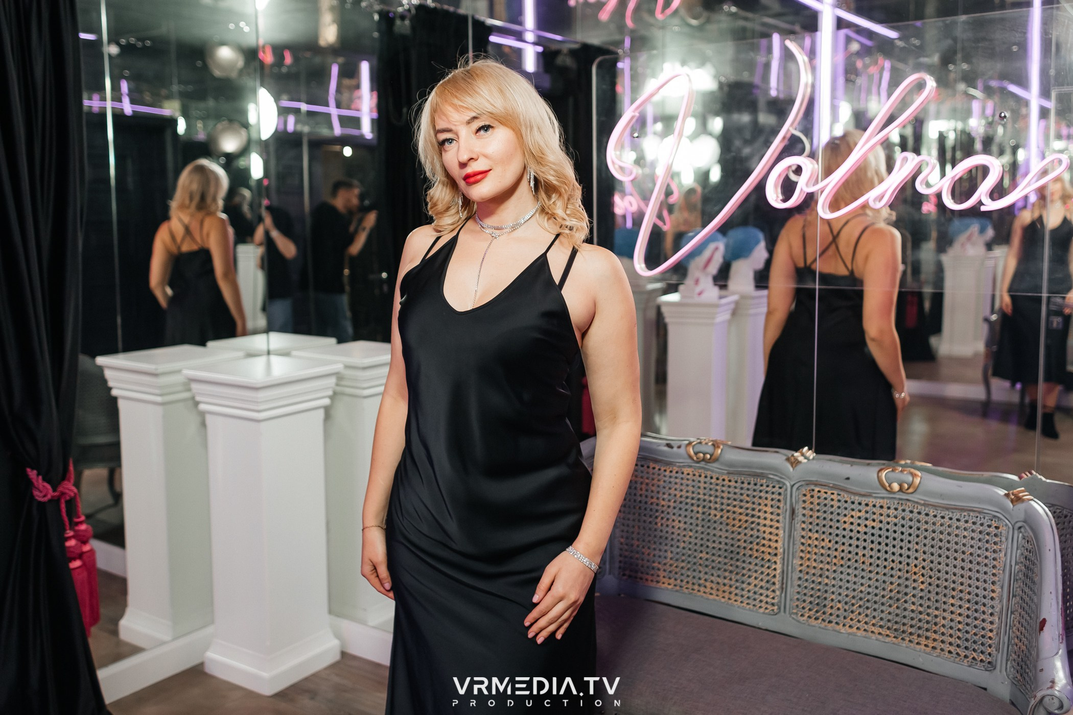 POP-STAR PARTY в караоке-баре «Volna»