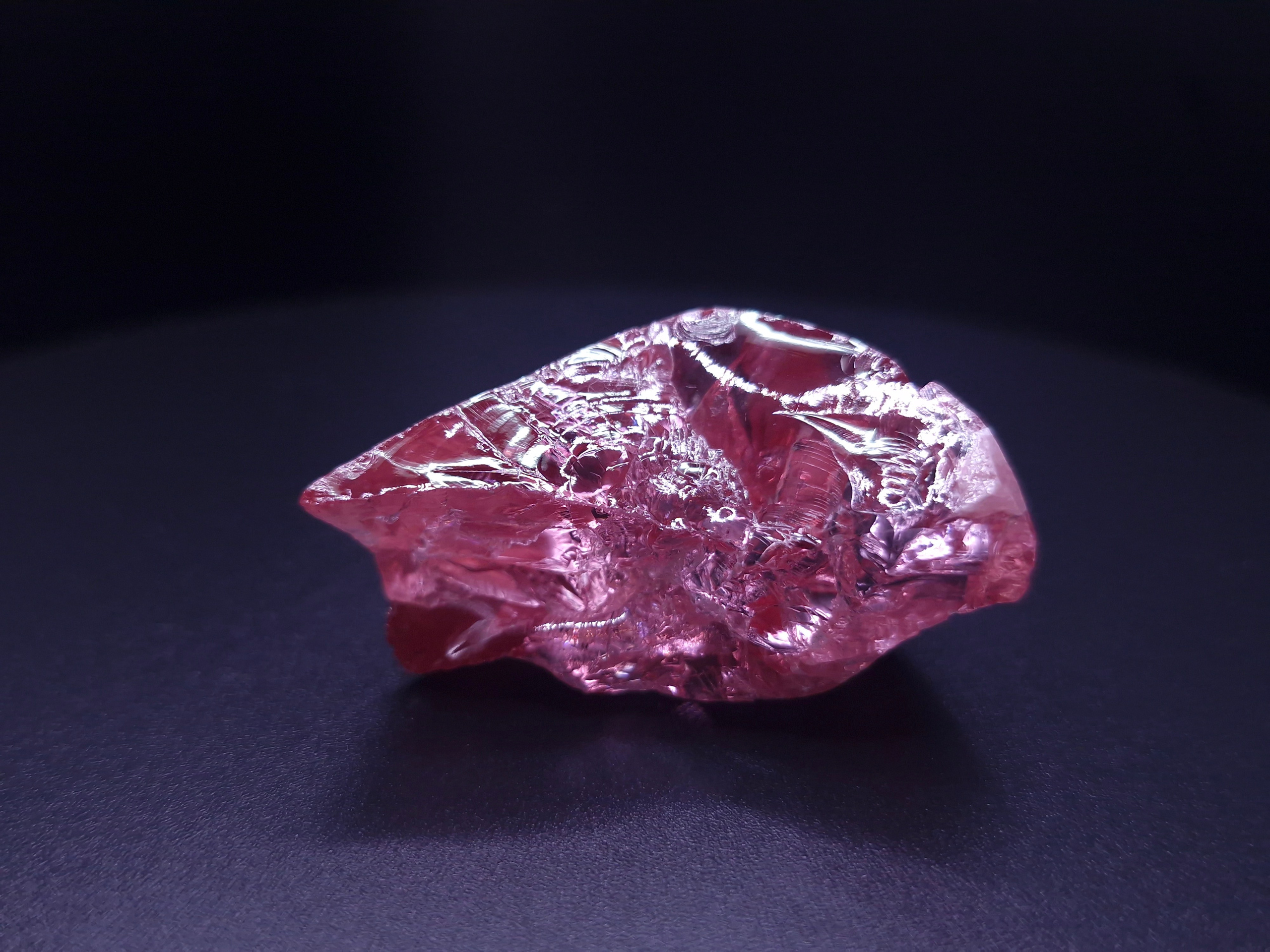 YAG Yttrium Aluminum Garnet красный. YAG garnet иттрий алюминиевый гранат ИАГ