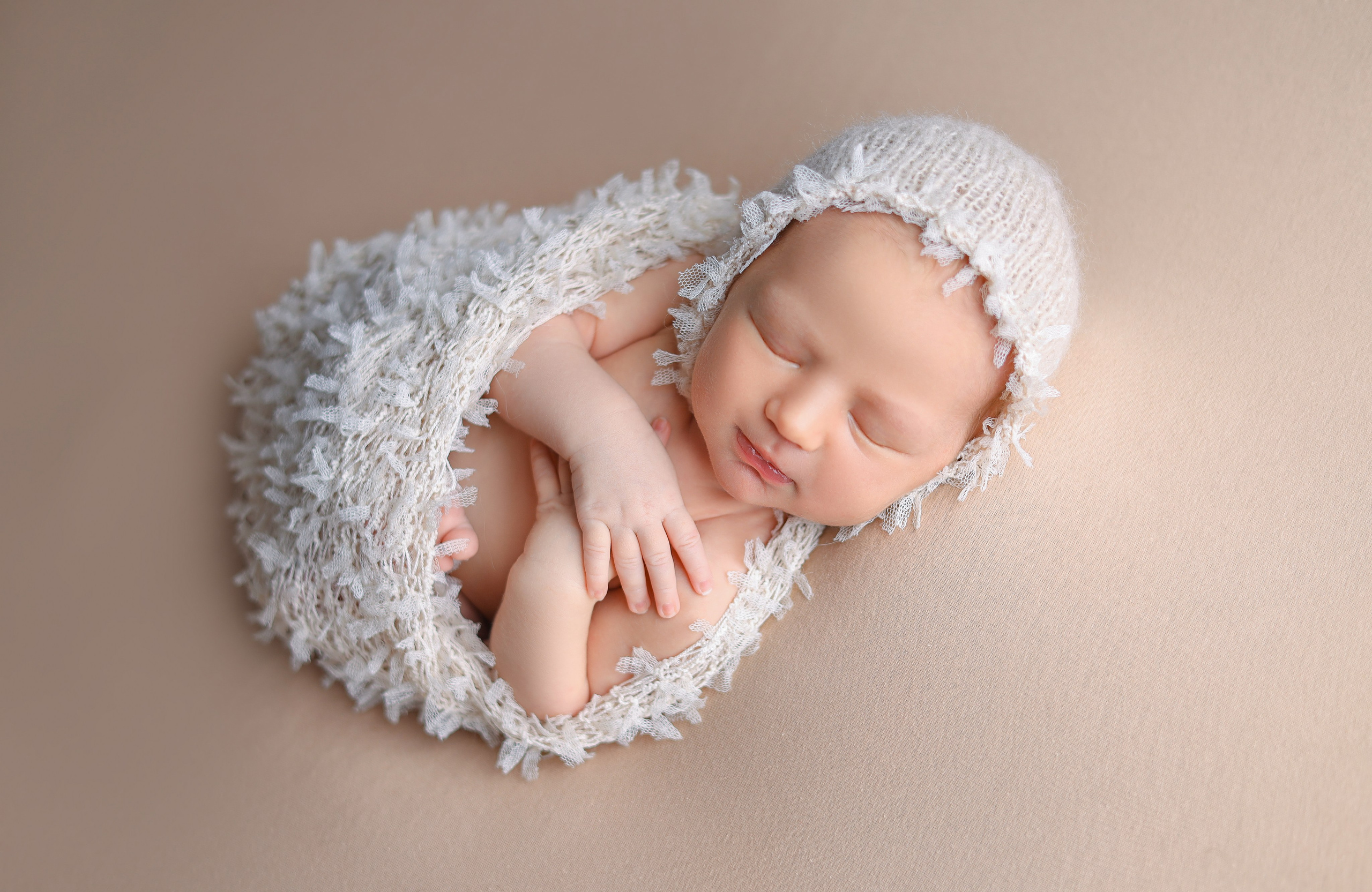 Полина. Евгения Горбунова фотограф новорожденных в Новом Уренгое