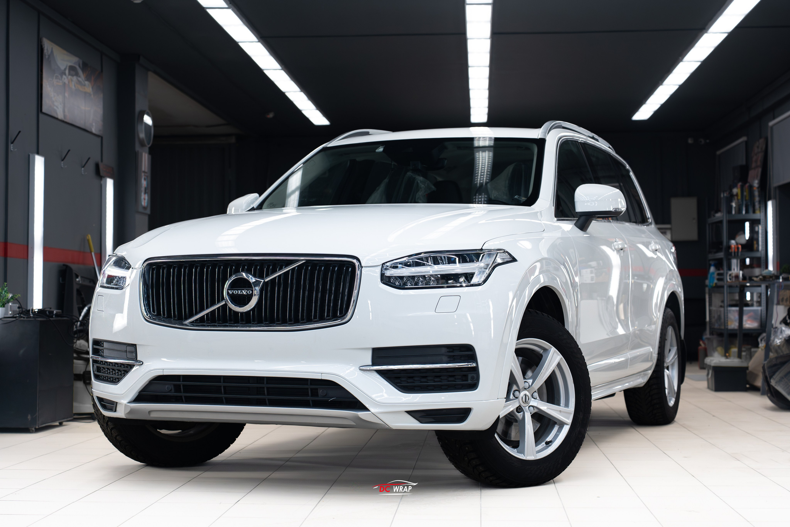 Volvo XC90 для детейлинга. Автомобильный фотограф в Санкт Петербурге. Евгений Коновалов