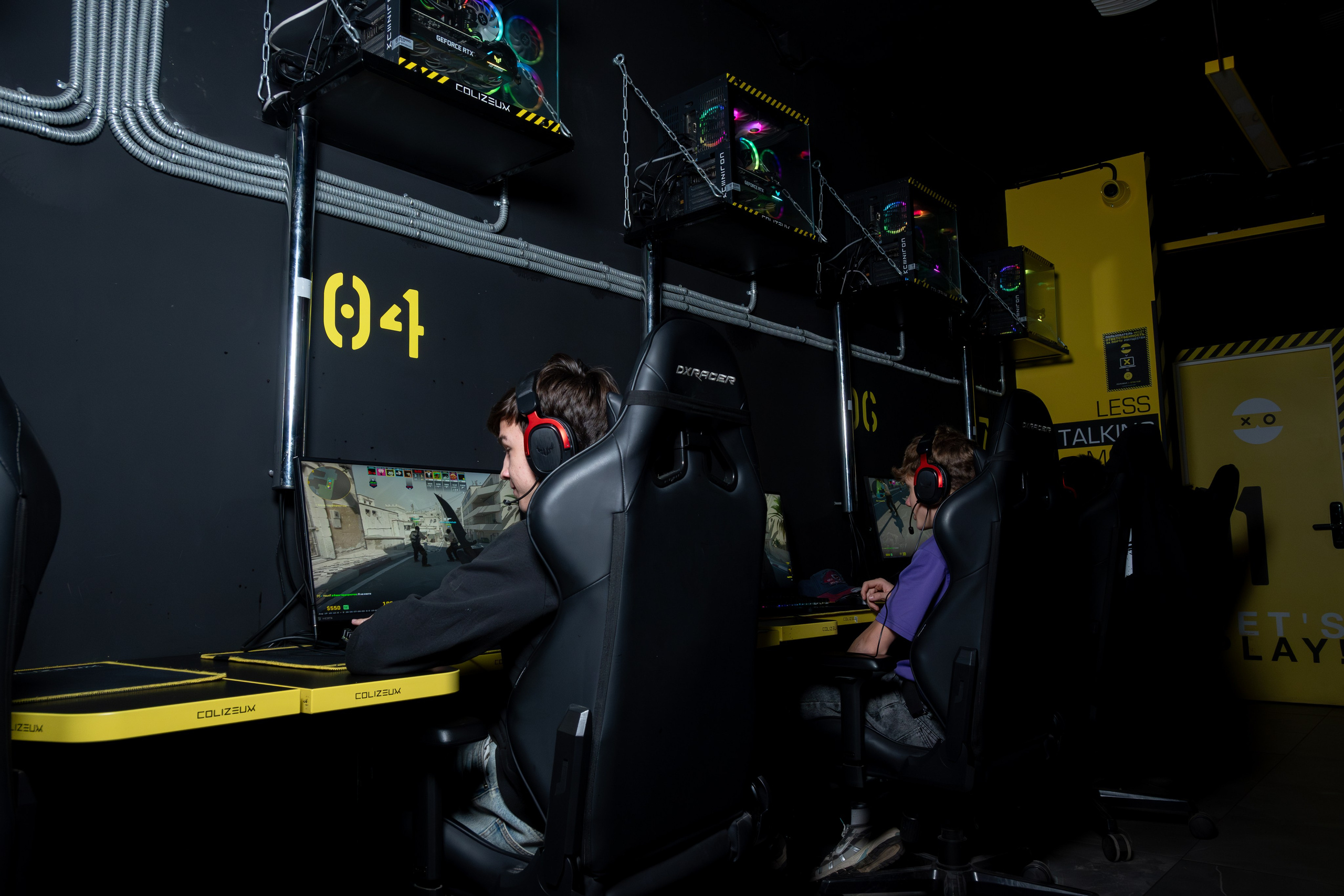 Репортаж в киберспортивном клубе Kolizeum. Фотограф мероприятий в Москве