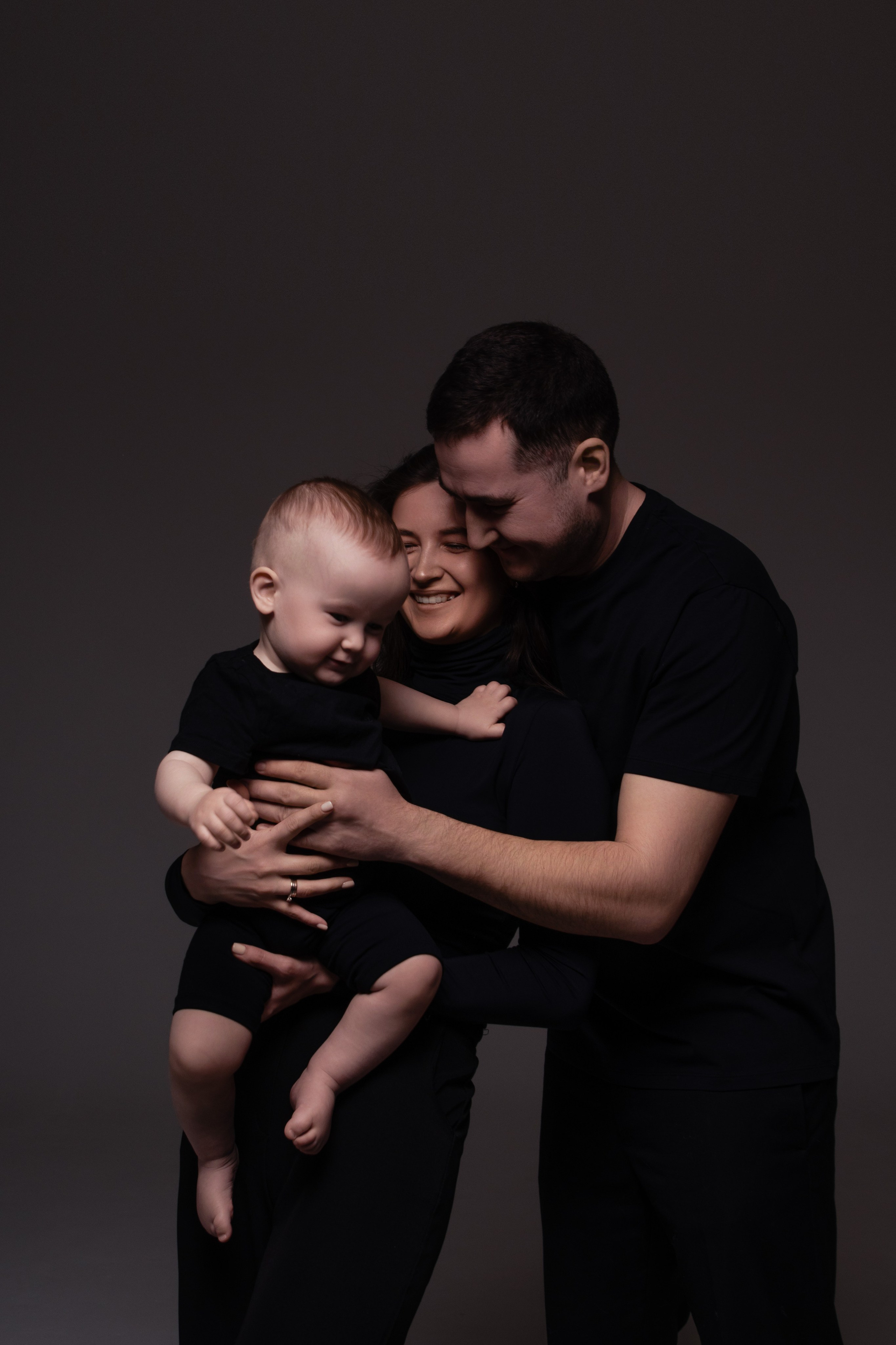 Семейная съемка на циклораме. Фотограф продюсер съемок Йолдыз Плетнева