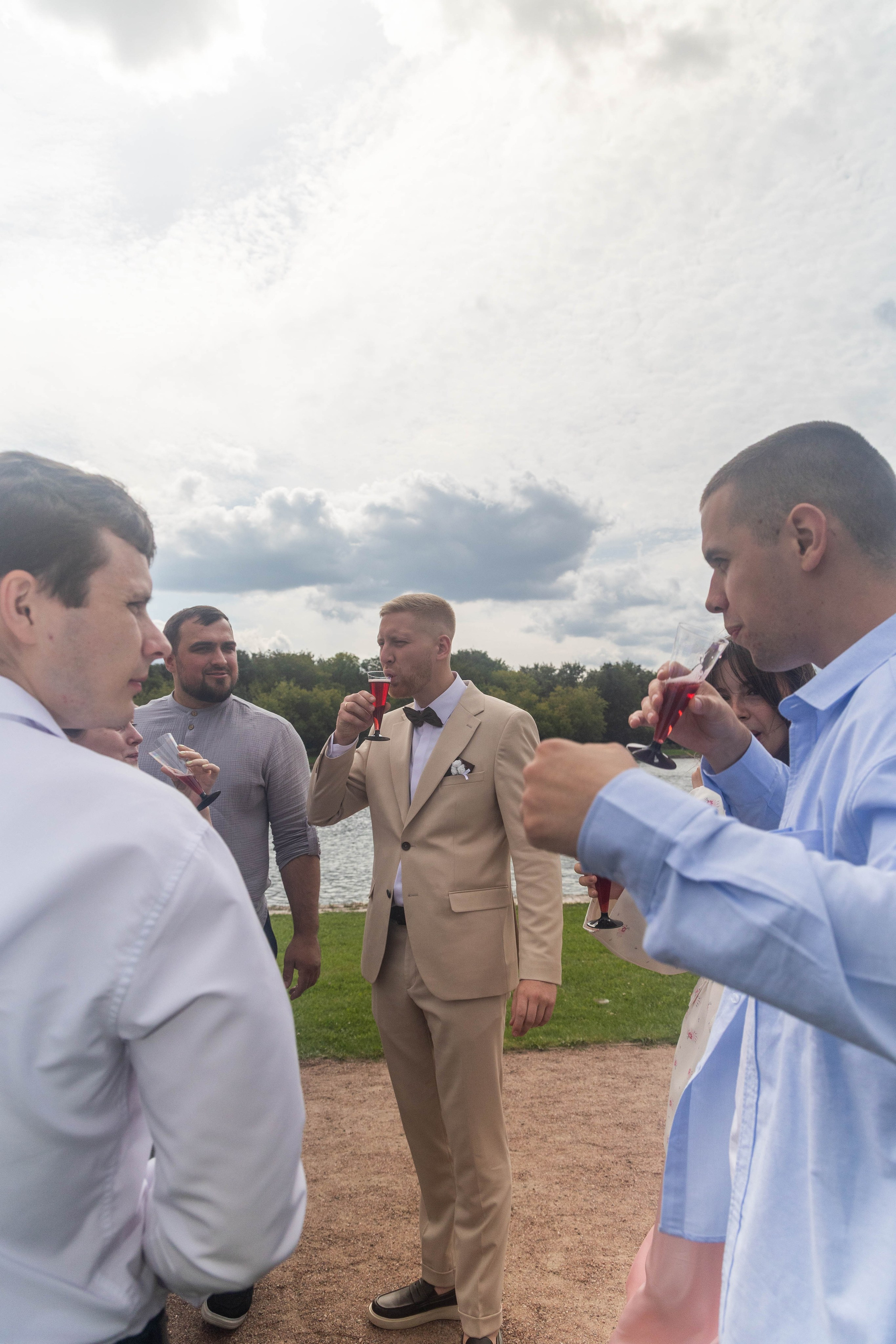 Свадебная фотосессия свадебный фотограф Татьяна Марсуверских свадебная фотопрогулка Москва Жуковский. Фотограф для маркетплейсов, фотоуслуги в Жуковском Татьяна Марсуверских