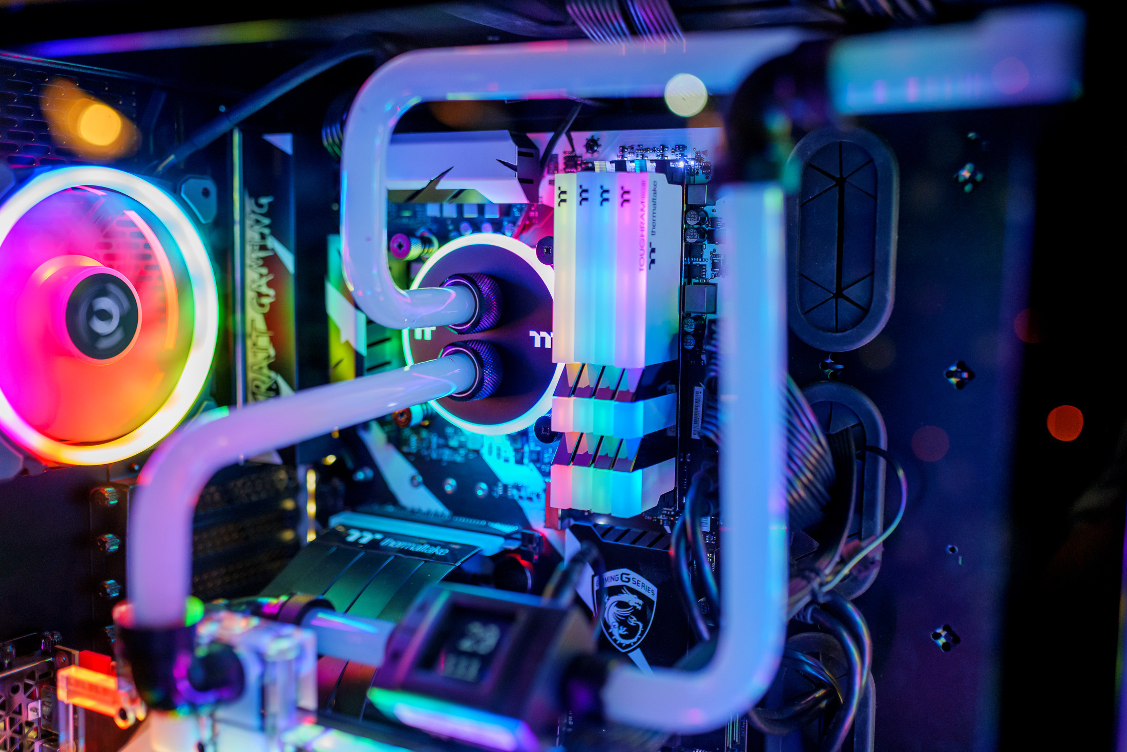 Thermaltake. ByGreen.org — Cosplay photo and video with love