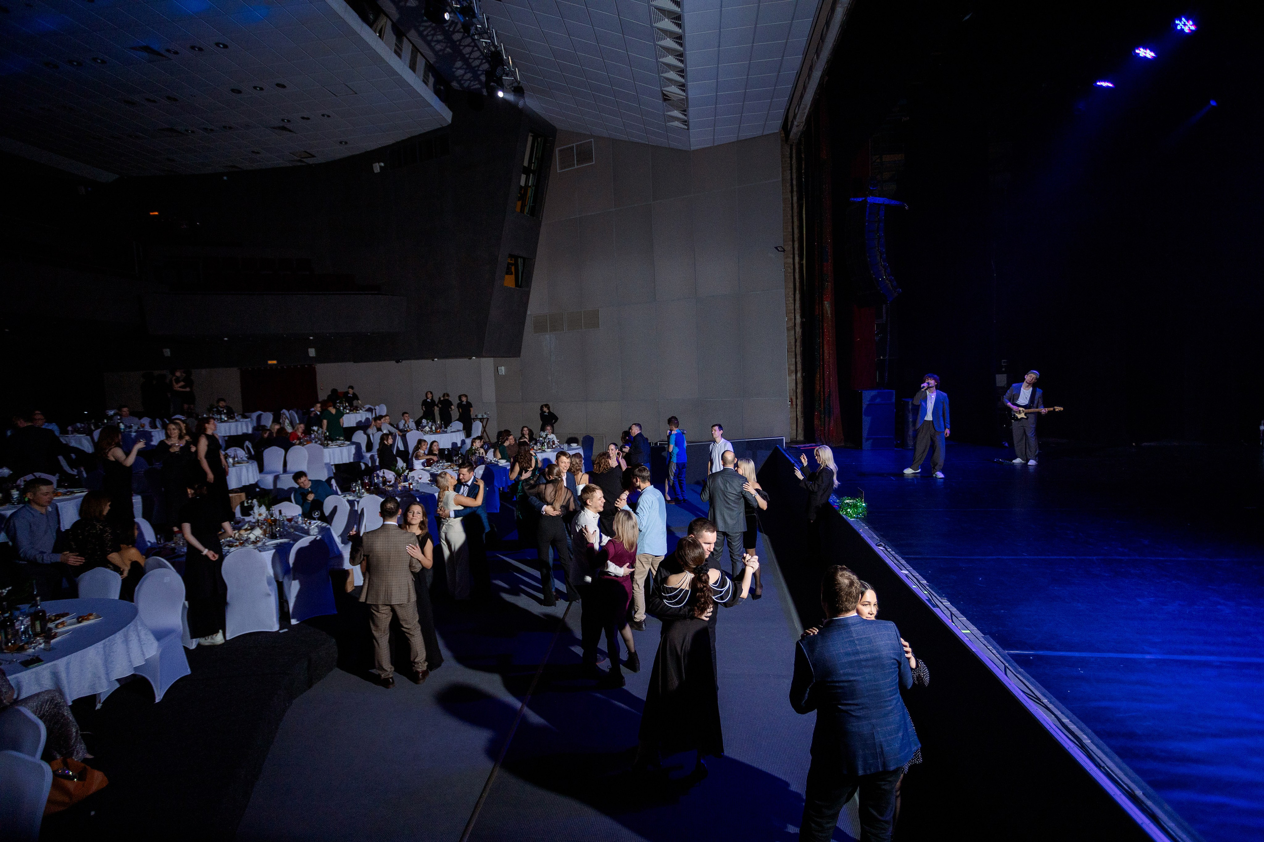 РЕПОРТАЖ: НОВЫЙ ГОД В ДК МЕТАЛЛУРГ. Профессиональный фотограф в Ижевске Леша Петров