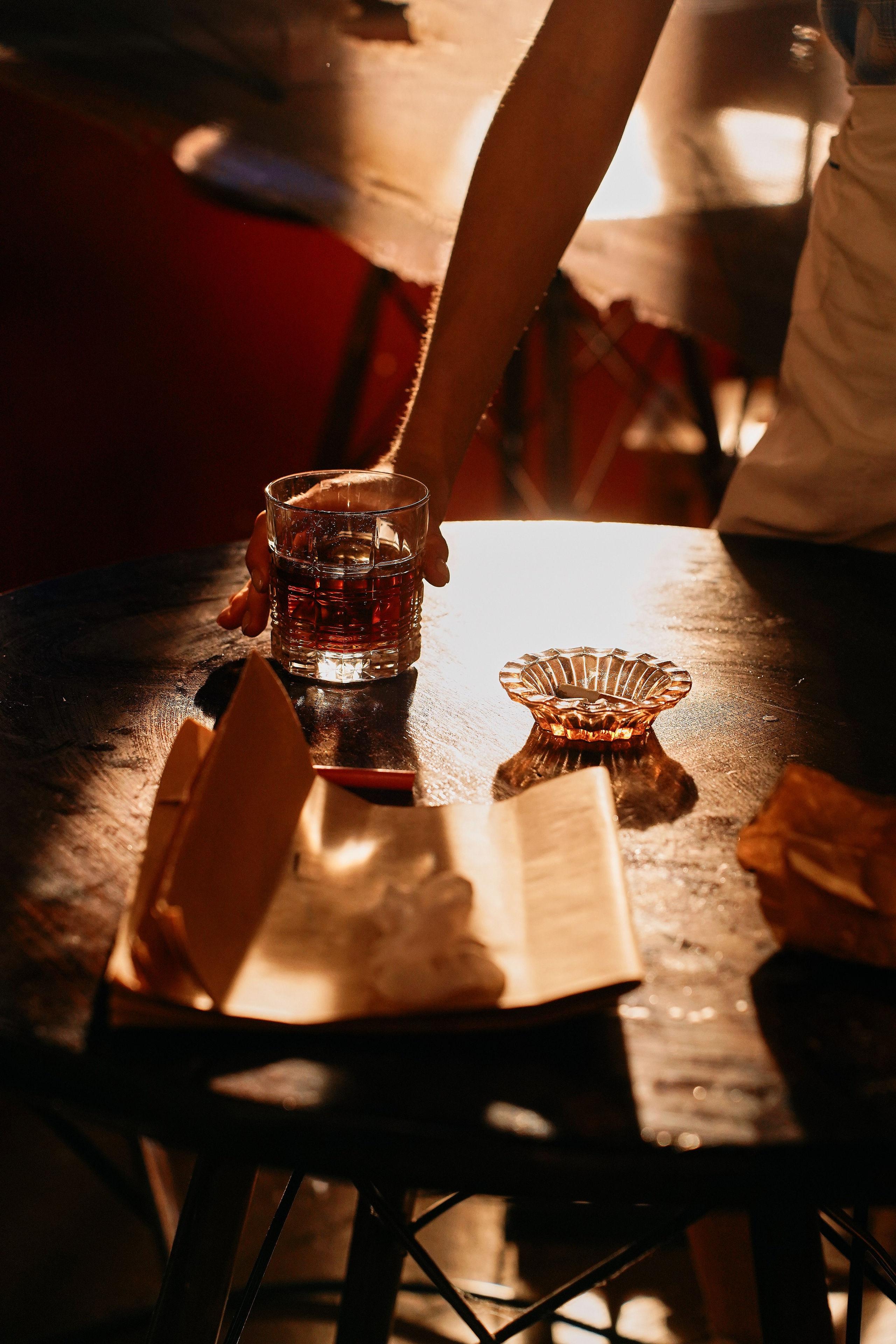 БЭКИ со съемок. Фотограф