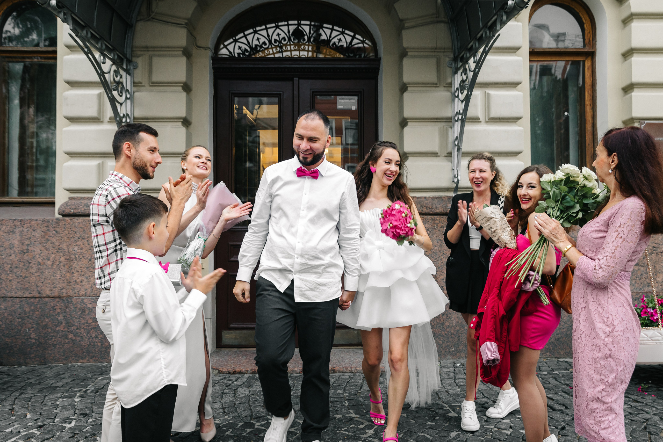 ДВОРЕЦ № 2 | Июль, кабриолет, академия Штиглица. Свадебный фотограф в Санкт-Петербурге Полина Корзухина