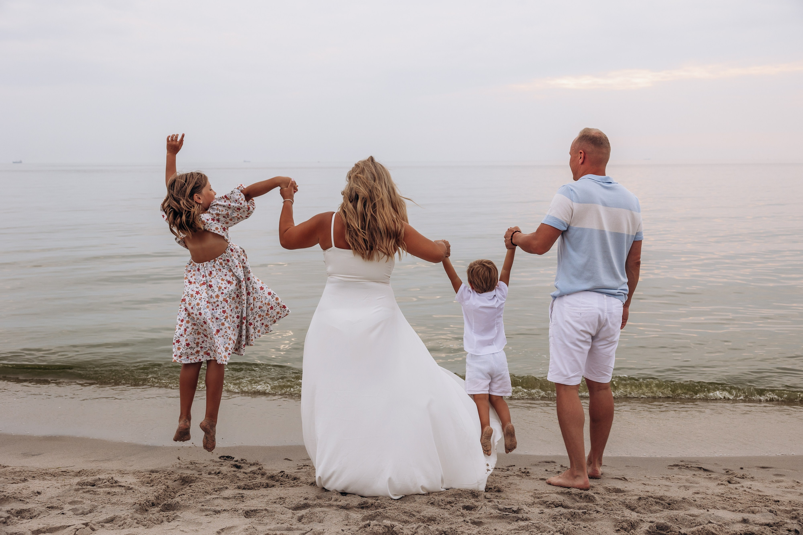 Большая семья Мечниково (Балтийск) море лето. Фотограф в Калининграде свадебная фотография, репортажная, фотосессии