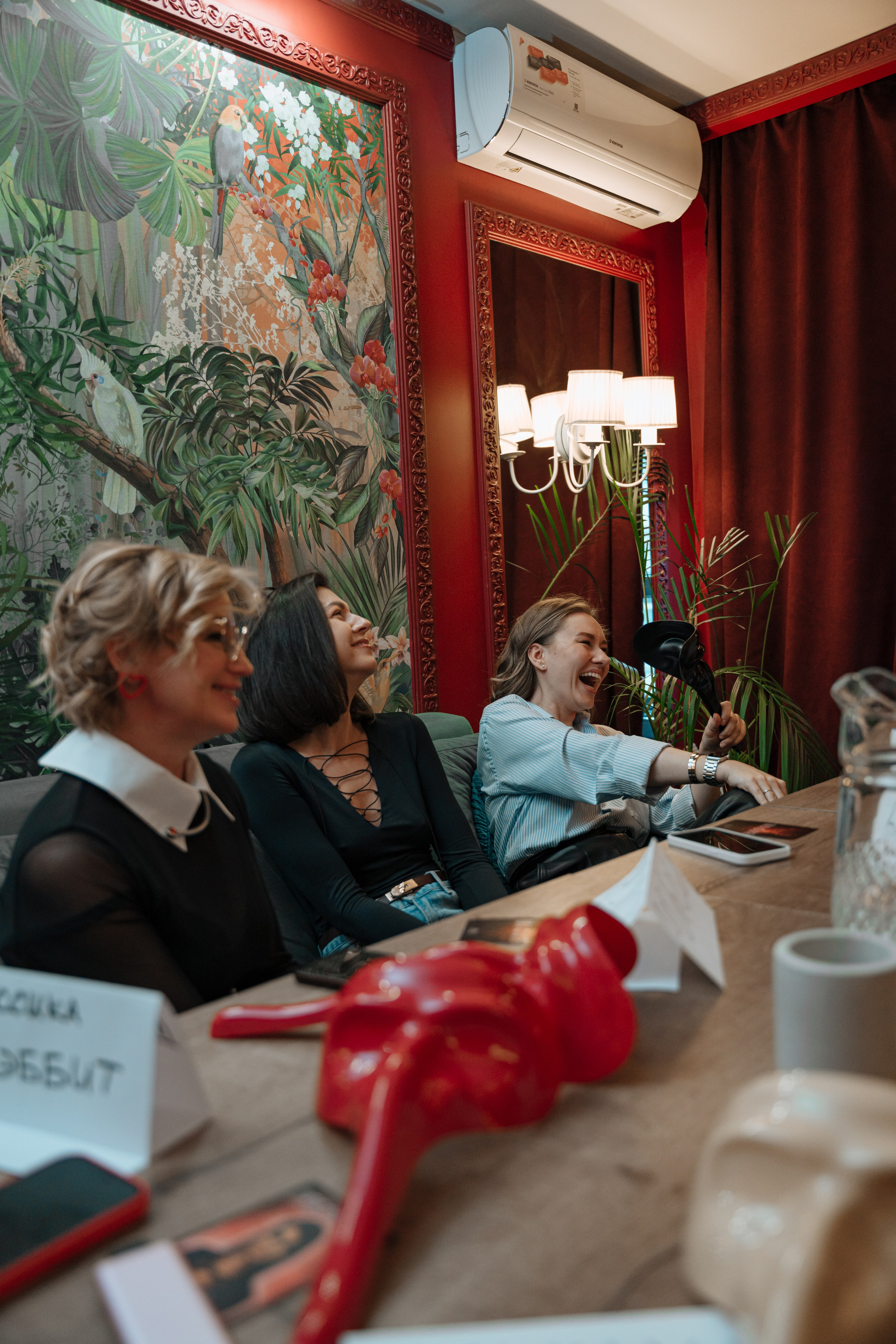 Мафия. Бар FINCH. ЖЕНСКИЙ КЛУБ LAXMI. Портретный фотограф в Санкт-Петербурге Дмитриева Наталия