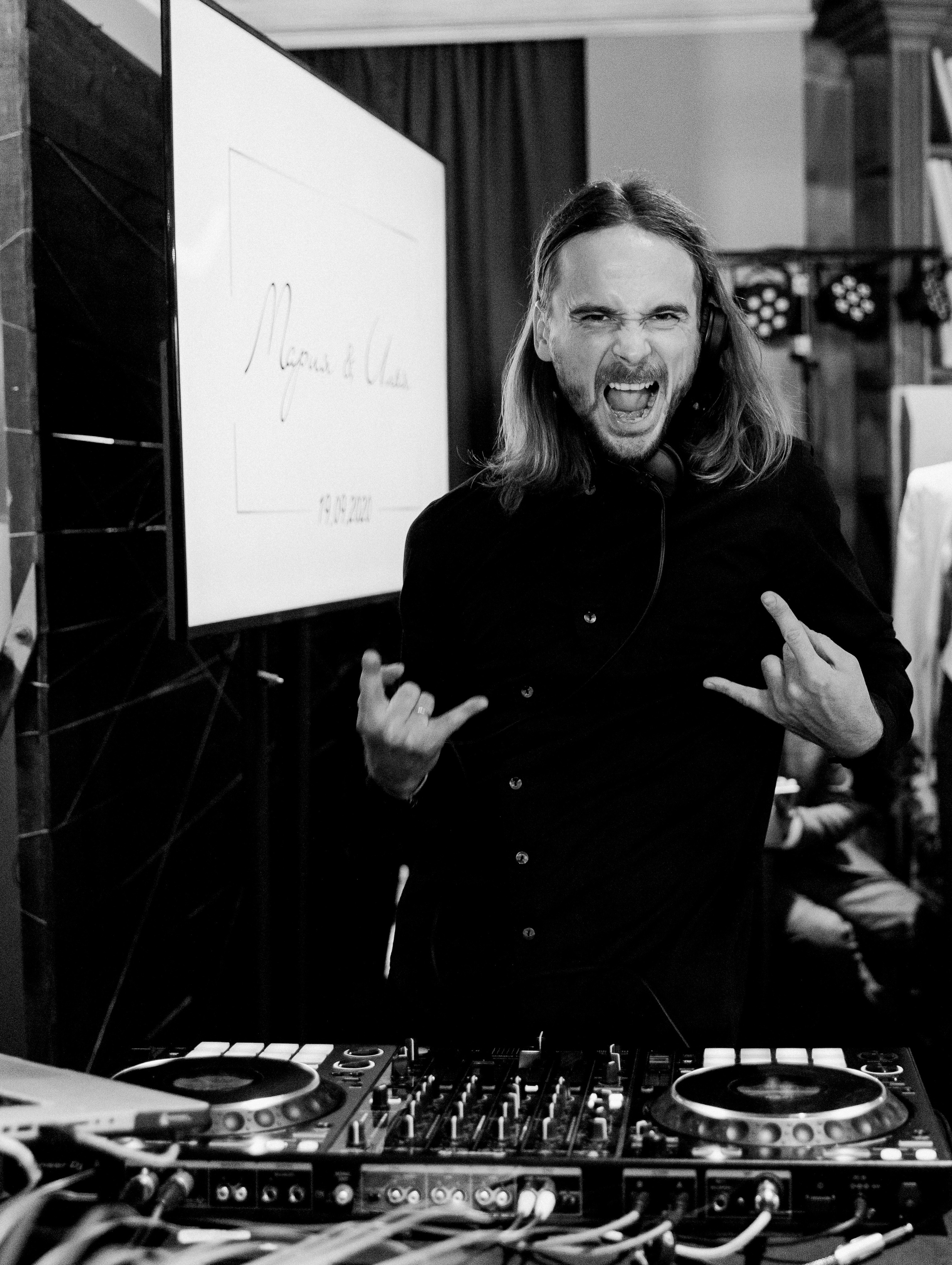 Ilya & Maria — Moscow (Russia). Richard and Irene - Destination wedding photographer