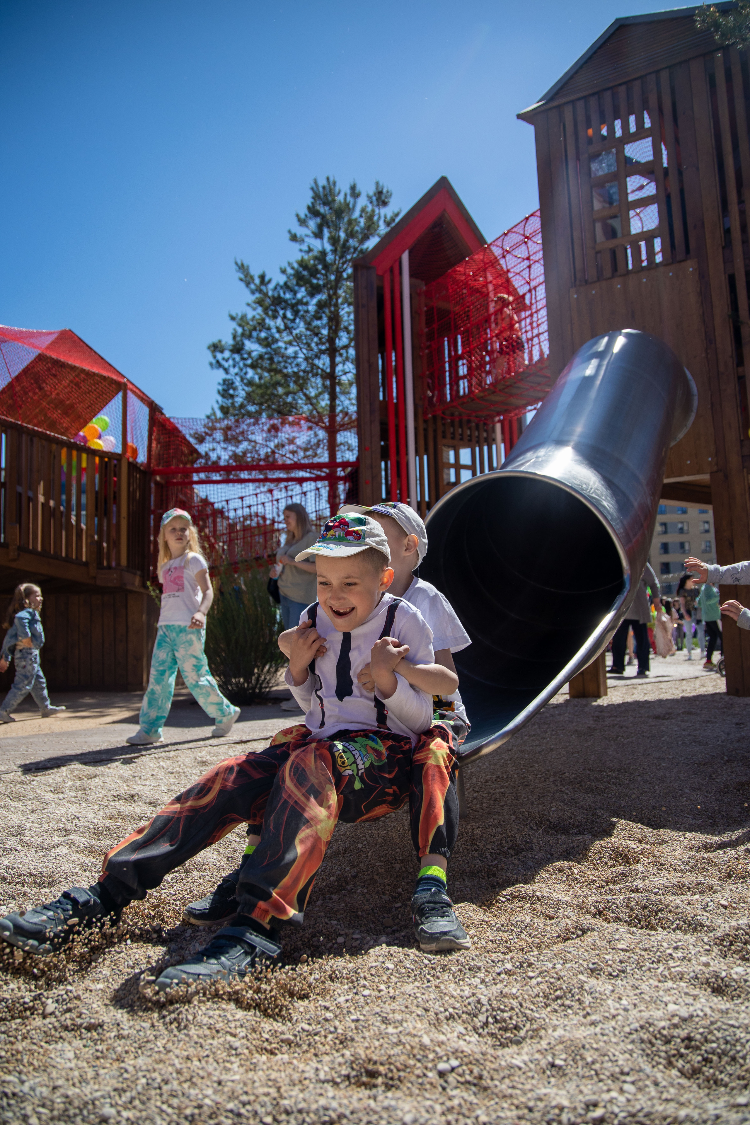 Строительный трест открытие детской площадки в ЖК «NEWПИТЕР»