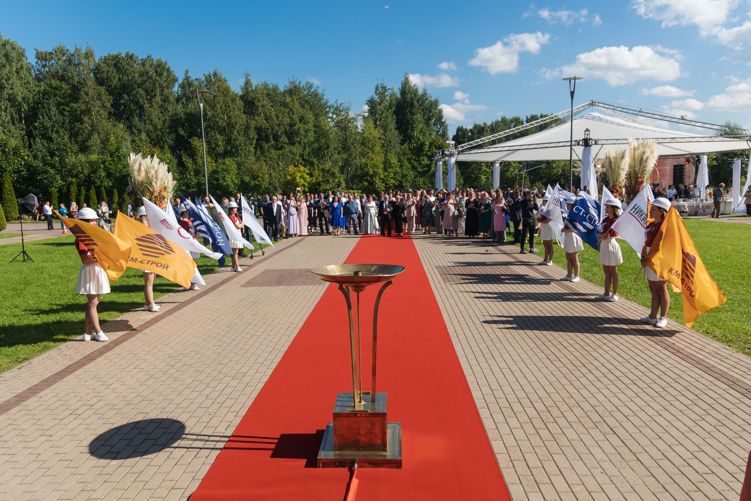 СТРОИТЕЛЬНЫЙ ТРЕСТ 30 лет