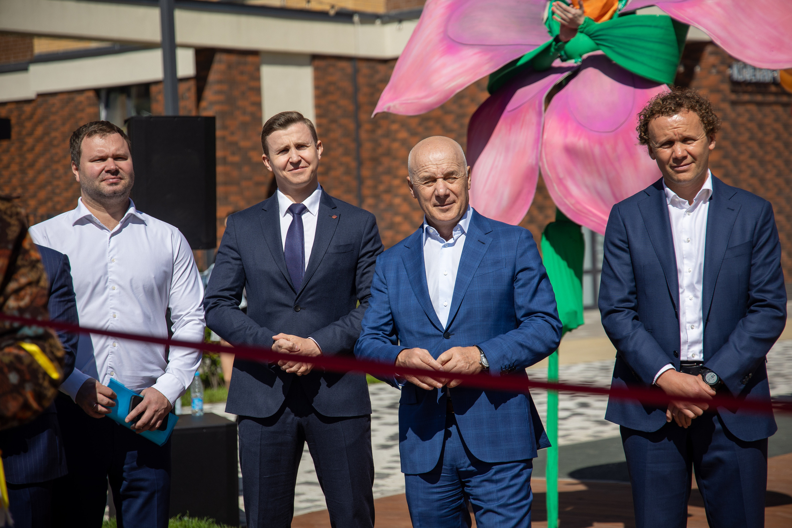 Строительный трест открытие детской площадки в ЖК «NEWПИТЕР»