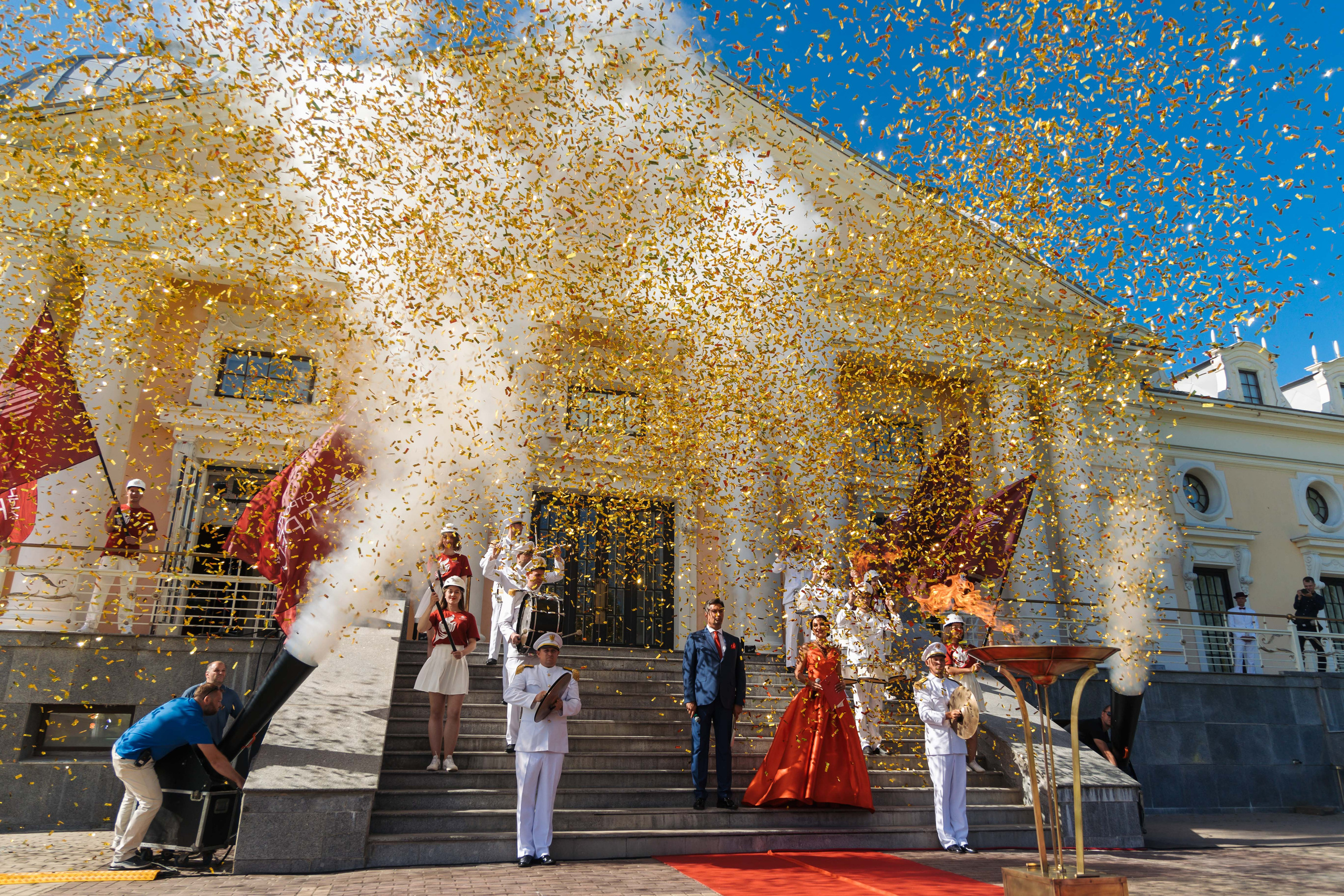 СТРОИТЕЛЬНЫЙ ТРЕСТ 30 лет