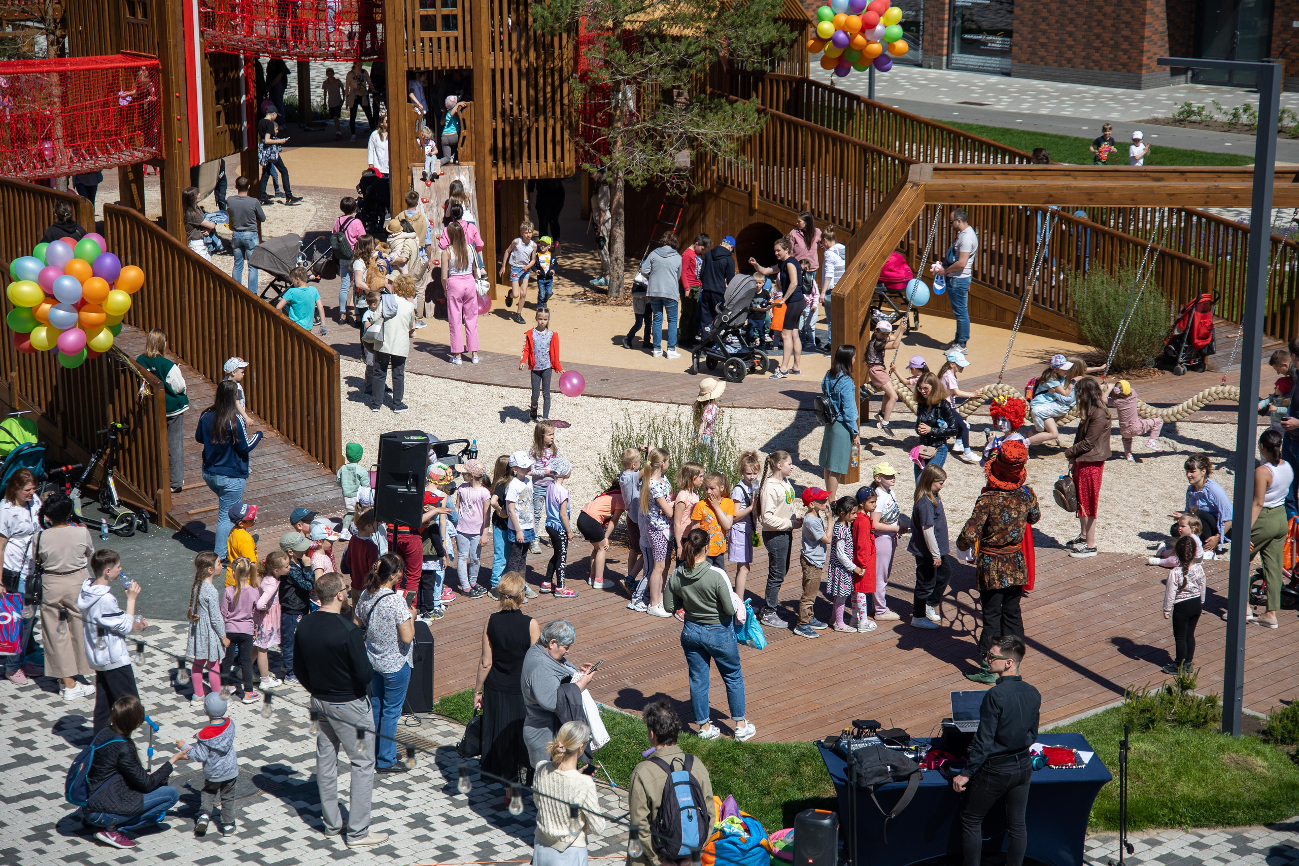 Строительный трест открытие детской площадки в ЖК «NEWПИТЕР»