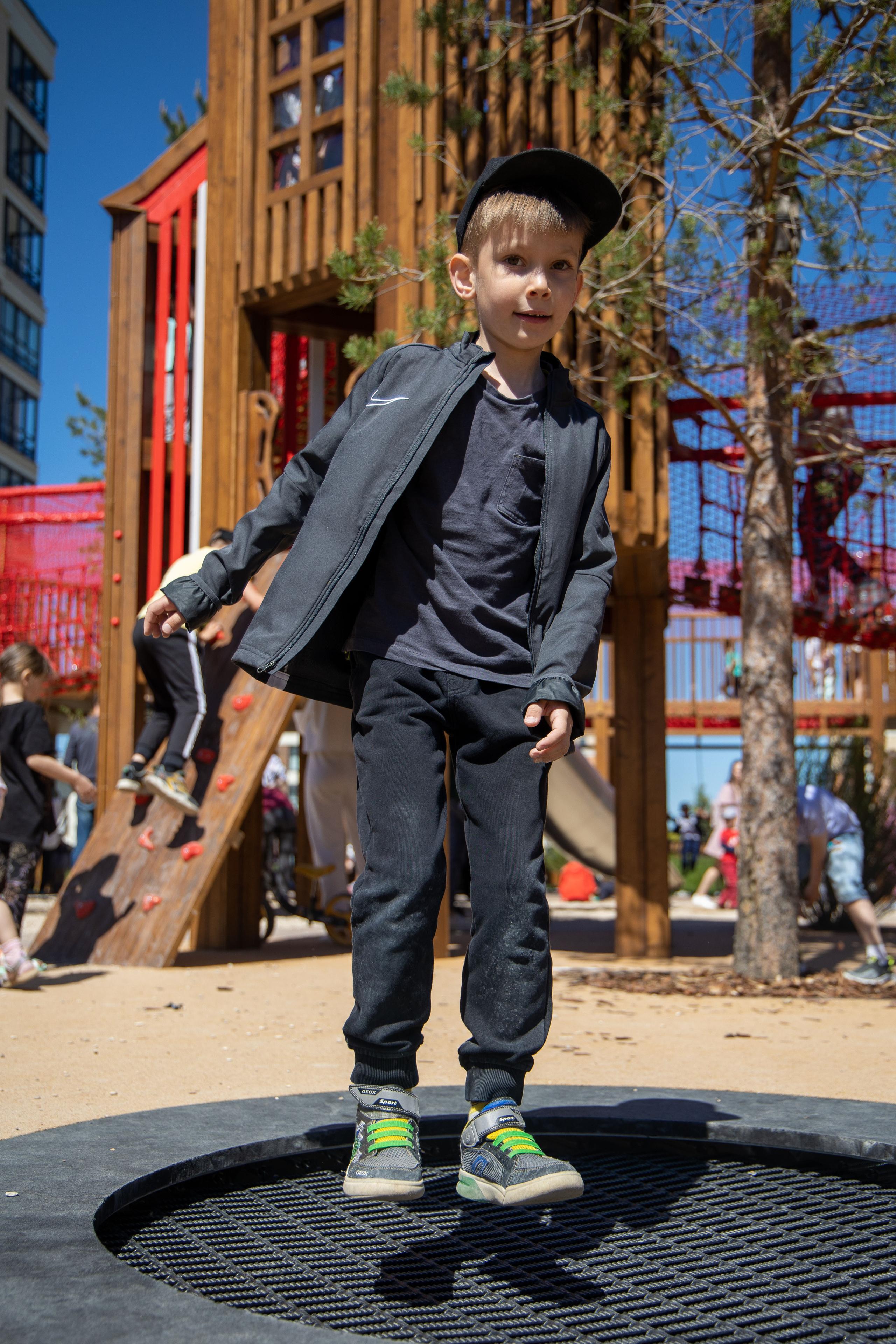 Строительный трест открытие детской площадки в ЖК «NEWПИТЕР»