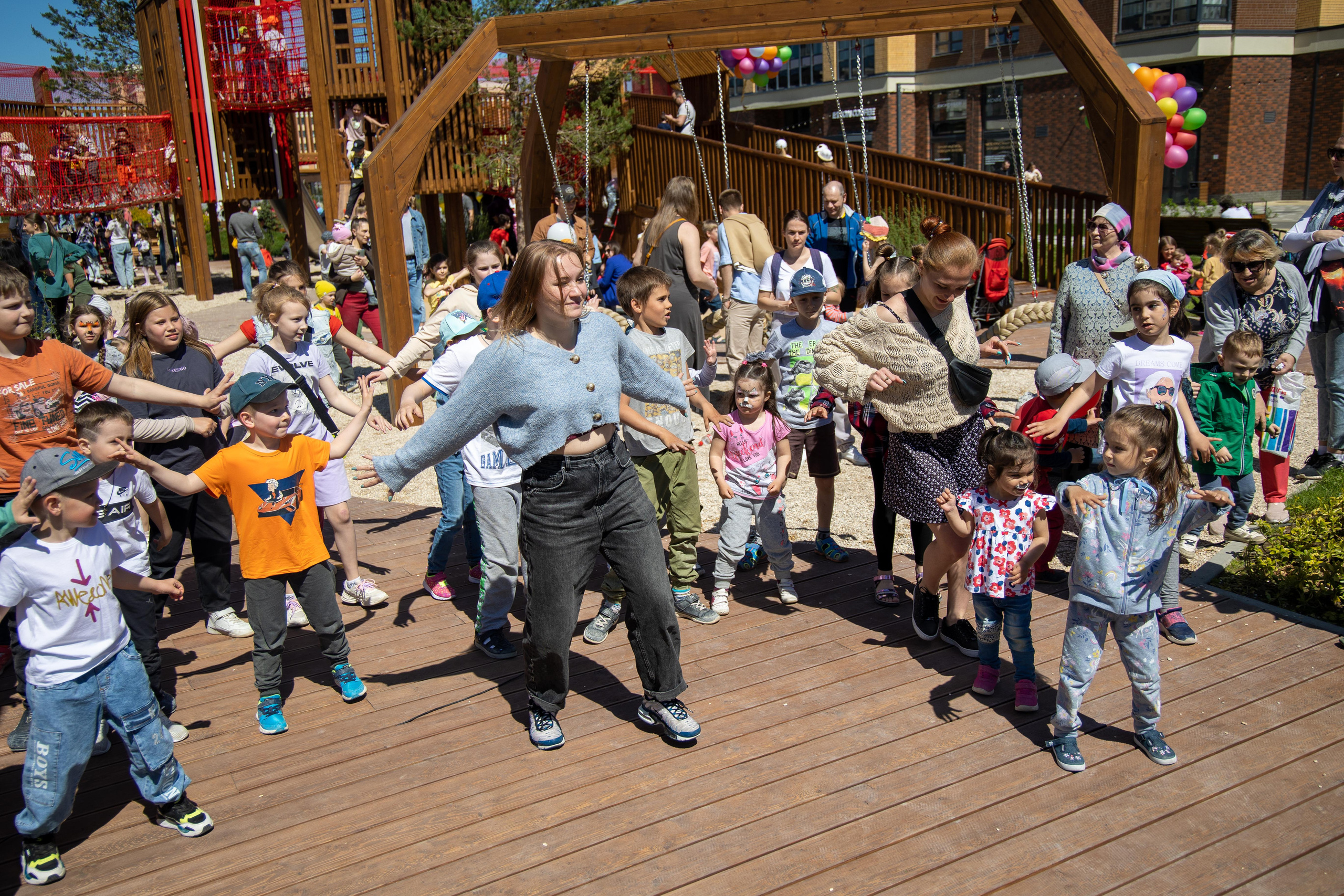 Строительный трест открытие детской площадки в ЖК «NEWПИТЕР»