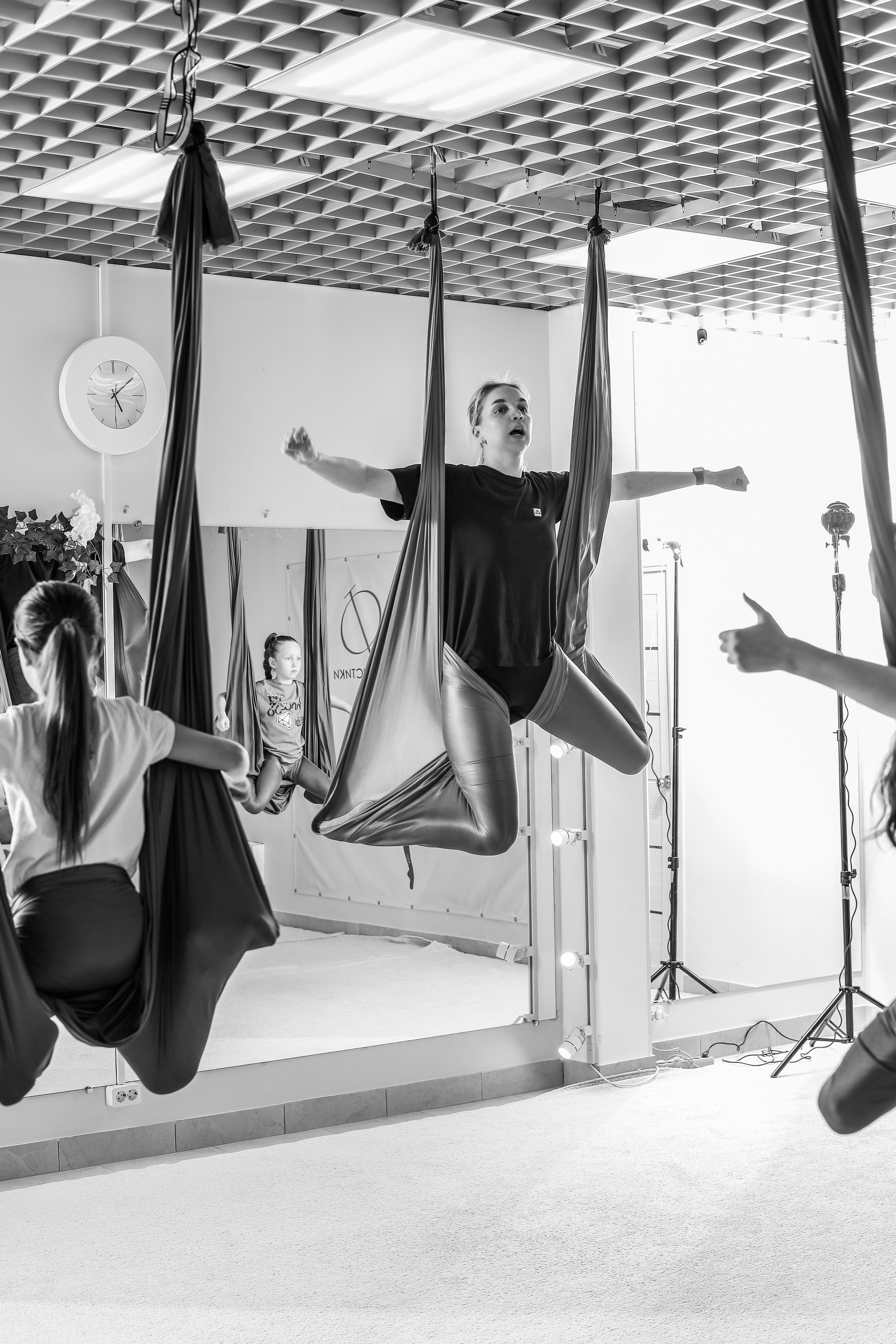 Детская аэройога. Фотограф Надршина Лилия