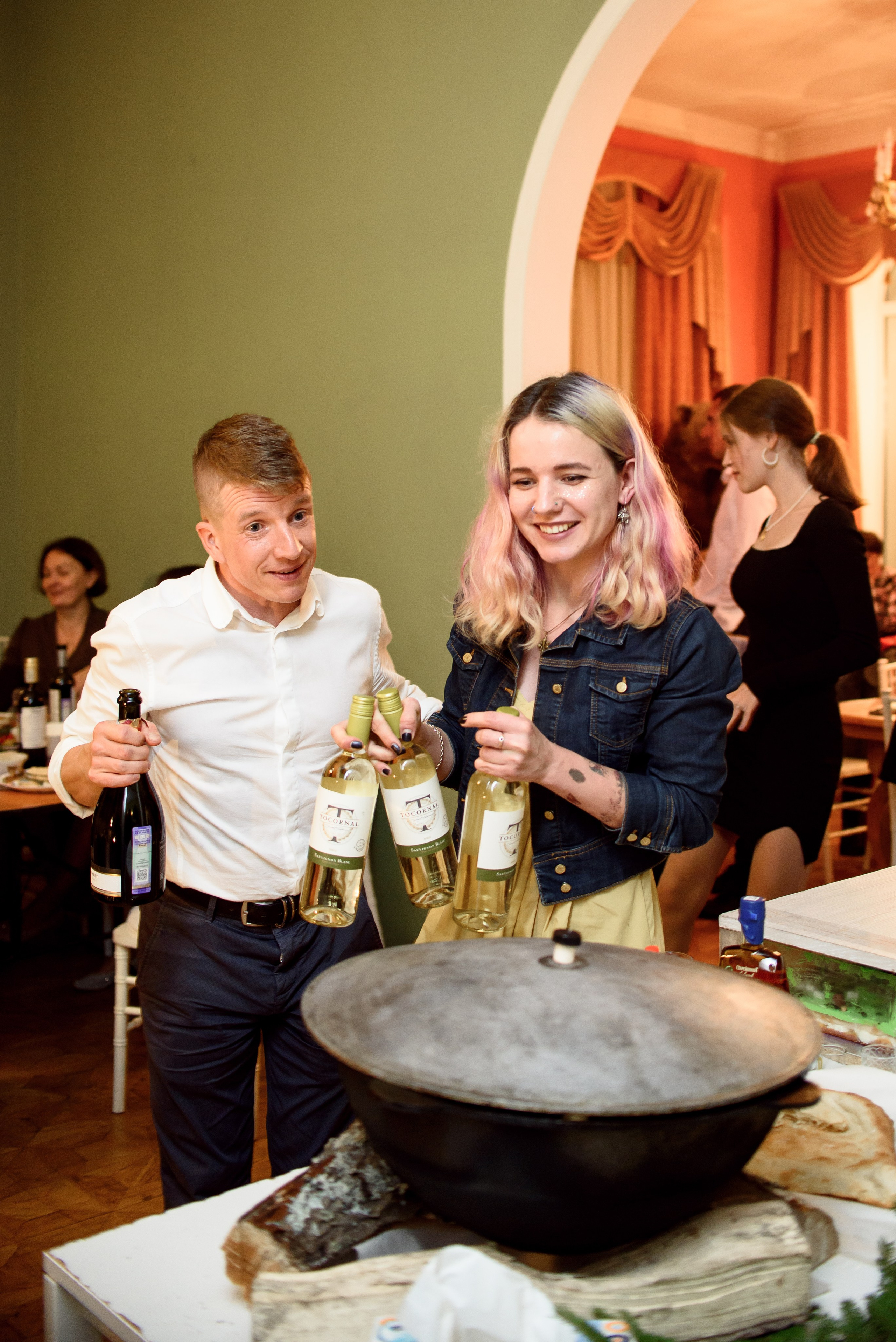 Камерная загородная свадьба в коттедже. Анастасия Петрович фотограф, фотокорреспондент в Москве и Санкт-Петербурге. Фотосъёмка репортажа, мероприятия, корпоративная съёмка, контент