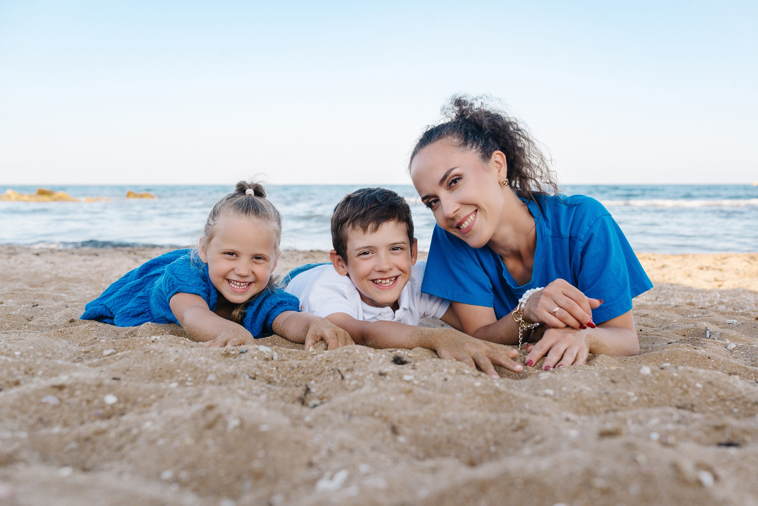 СЕМЕЙНАЯ ФОТОСЕССИЯ НА БЕРЕГУ МОРЯ В ФЕОДОСИИ