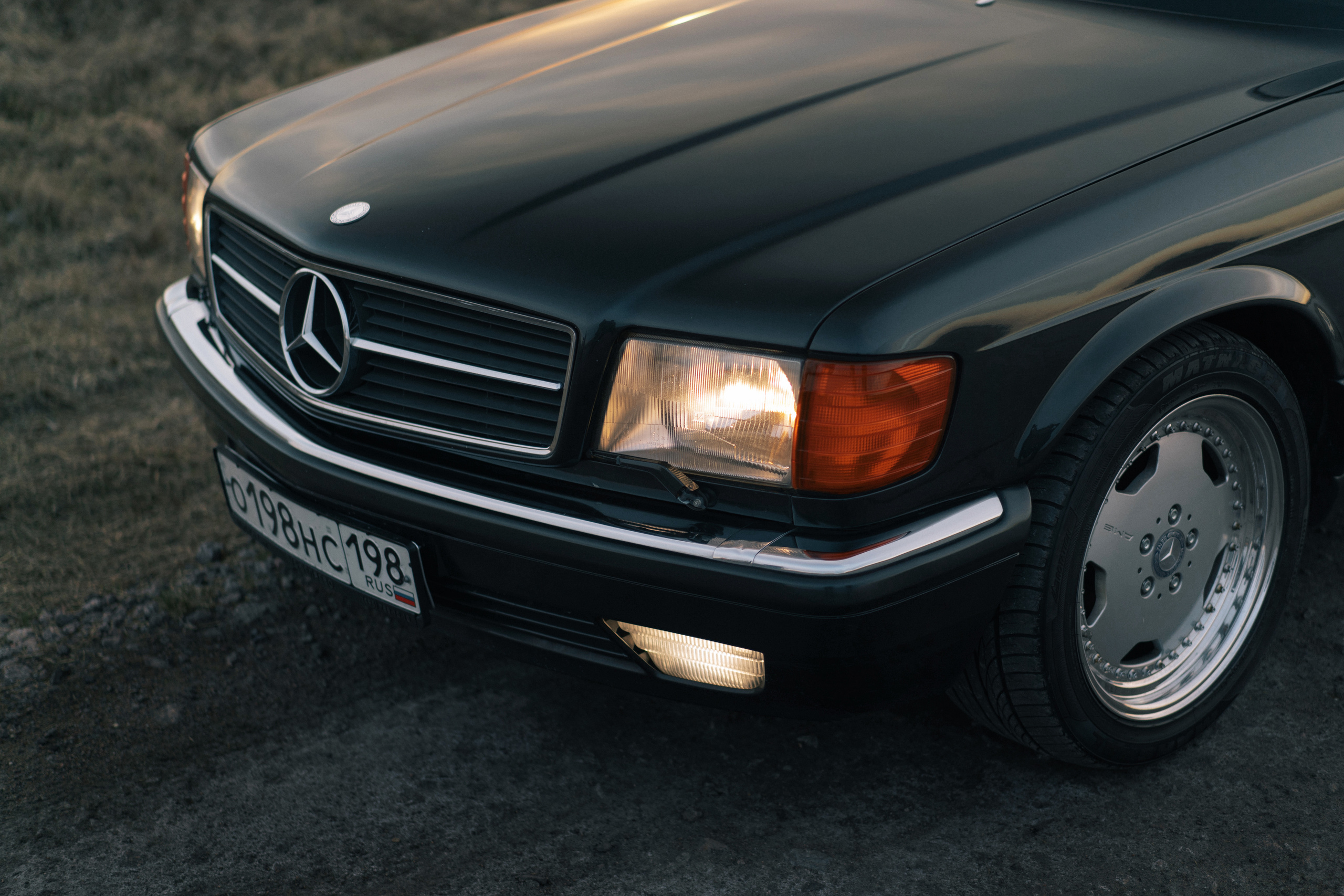 Mercedes-Benz 560SEC серии c126 признанная классика. Автомобильный фотограф Антон Цырулев