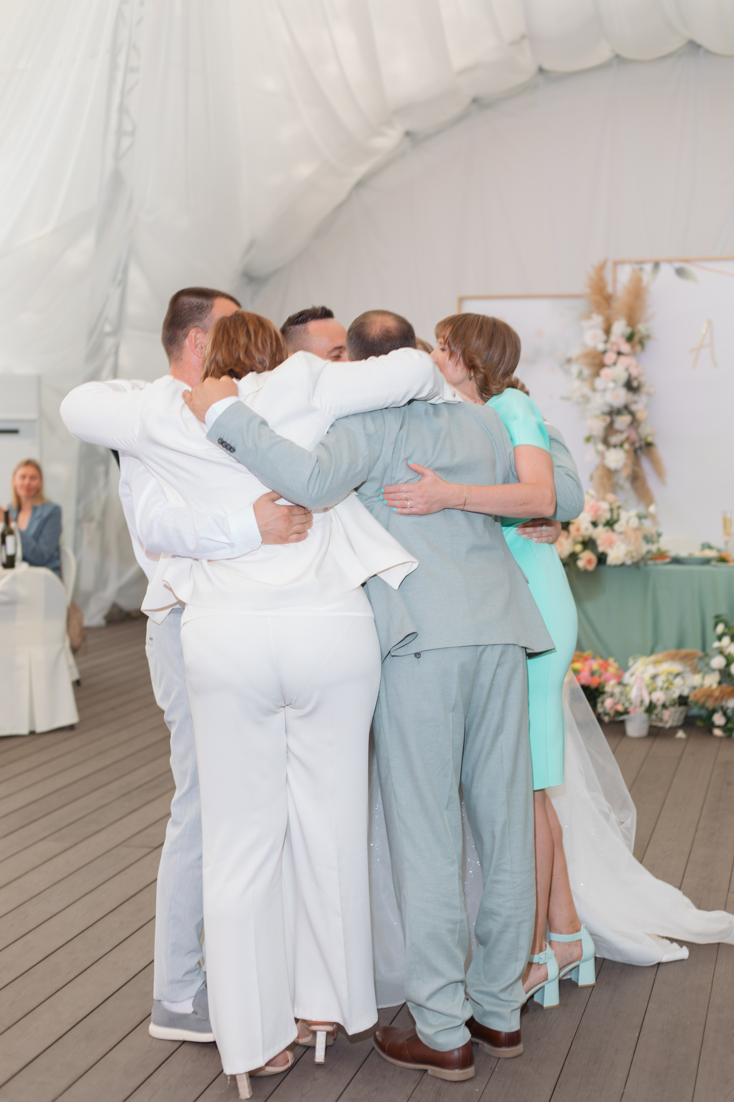 Летняя свадьба за городом. Свадебный фотограф в Москве Аля Загирова