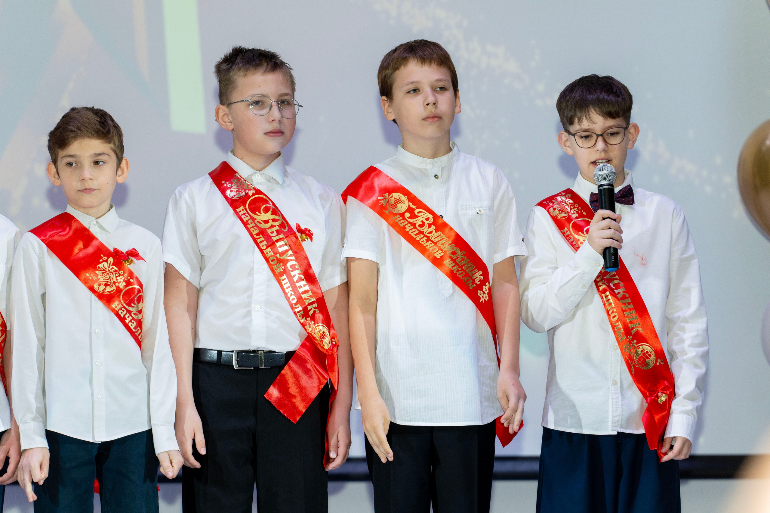 Выпускные 4 классы. Фотограф Юлия Попова