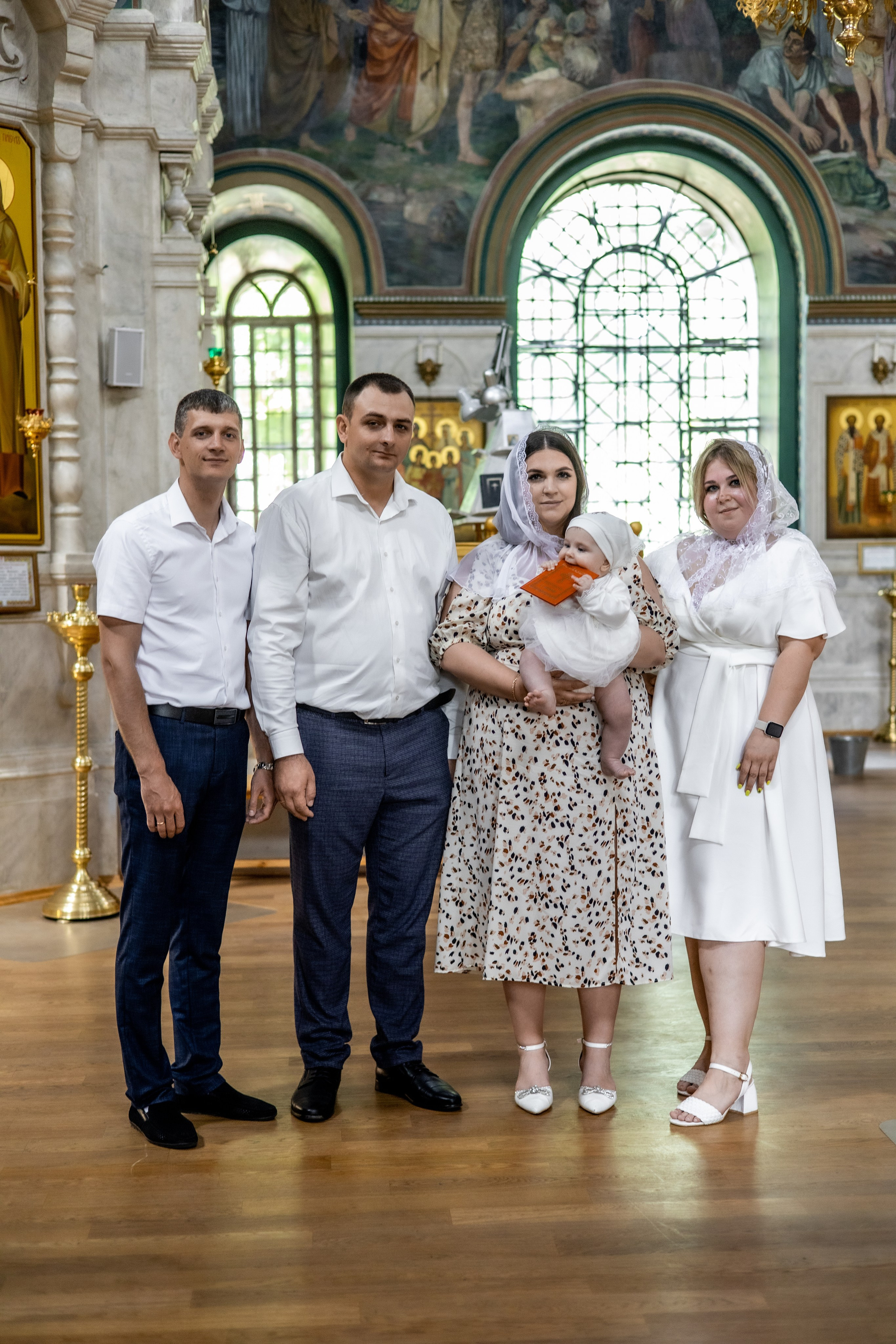 Крещение Ульяны и Вероники. Фотограф Надежда Лукьянова