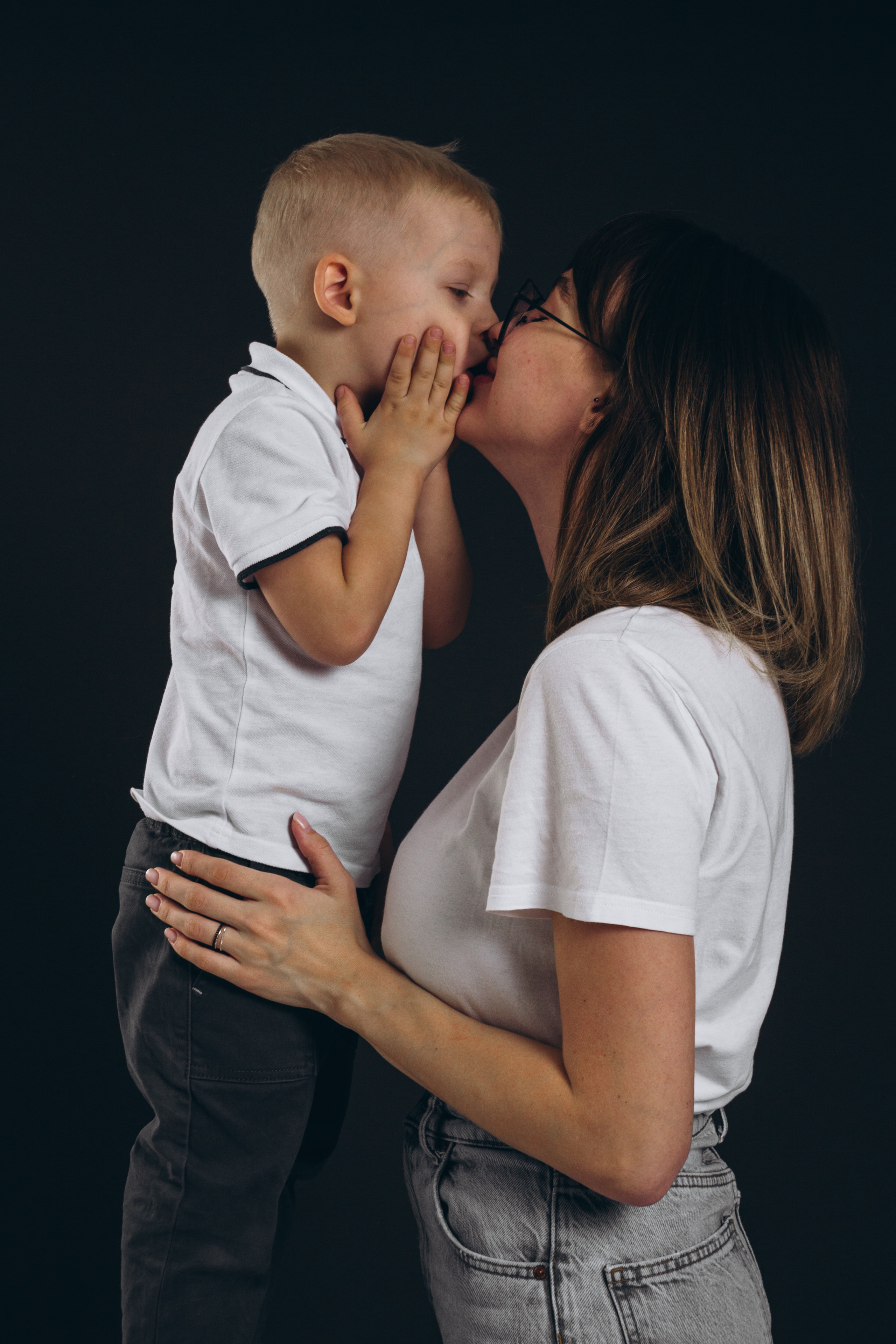 Костик на циклораме. Фотограф Настя | Экспедиции и лайфстайл