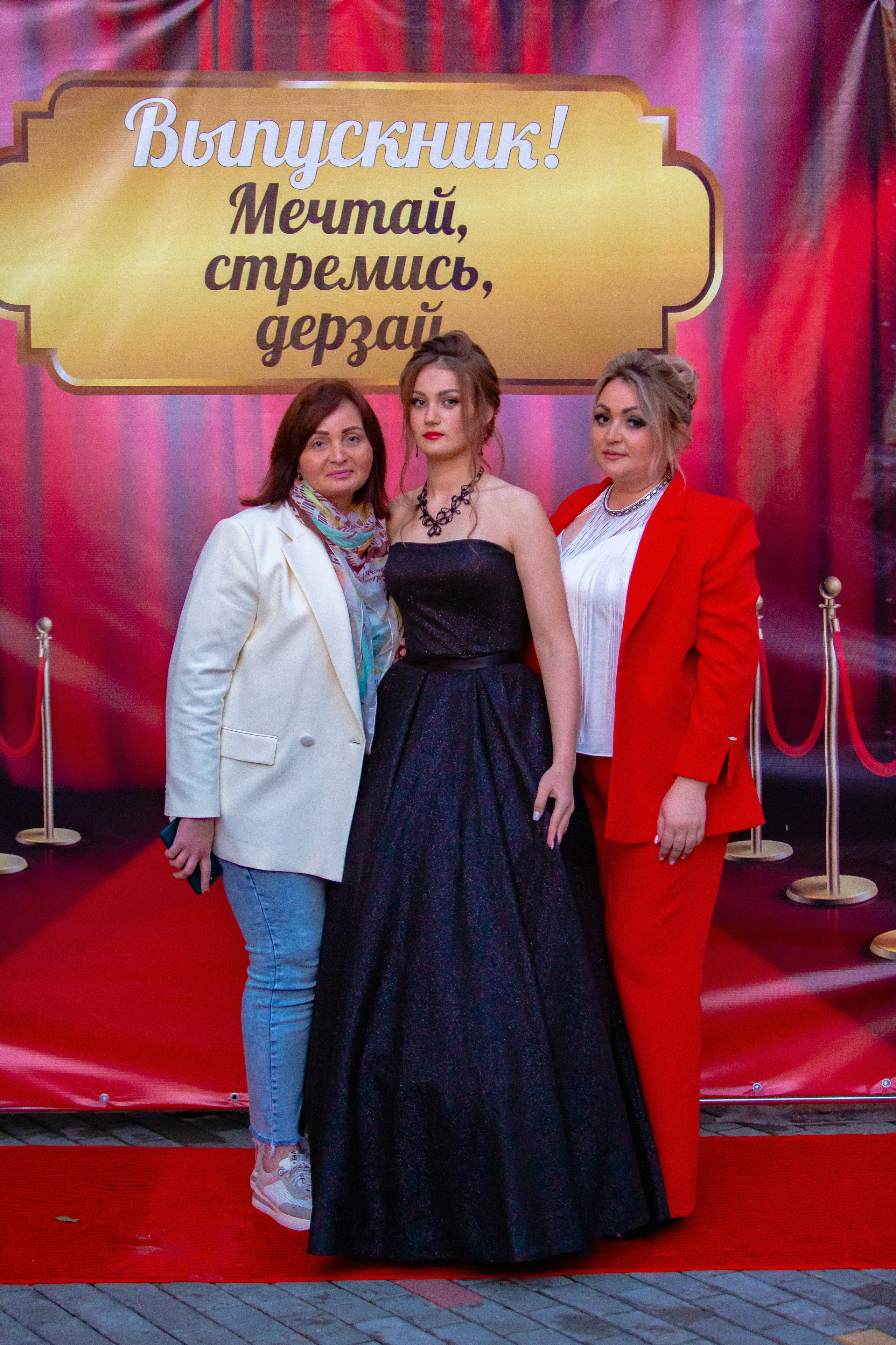 Выпускной вечер. Профессиональная съёмка и монтаж фото&видео в Курске и области