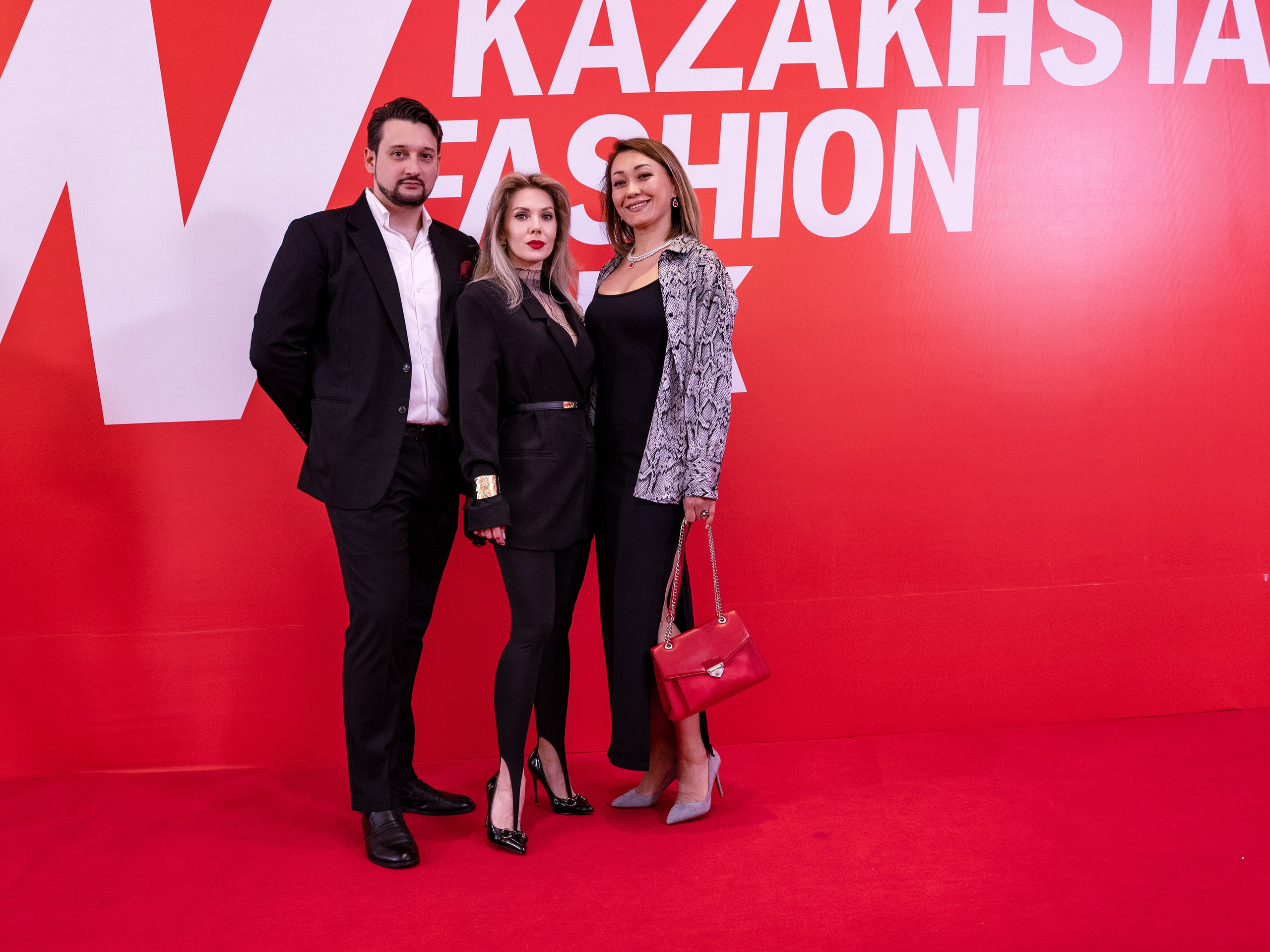 Backstage Day 1. Сайт Алматинского НЮ АРТ, будуар и фэшн фотографа Дениса Карпенко