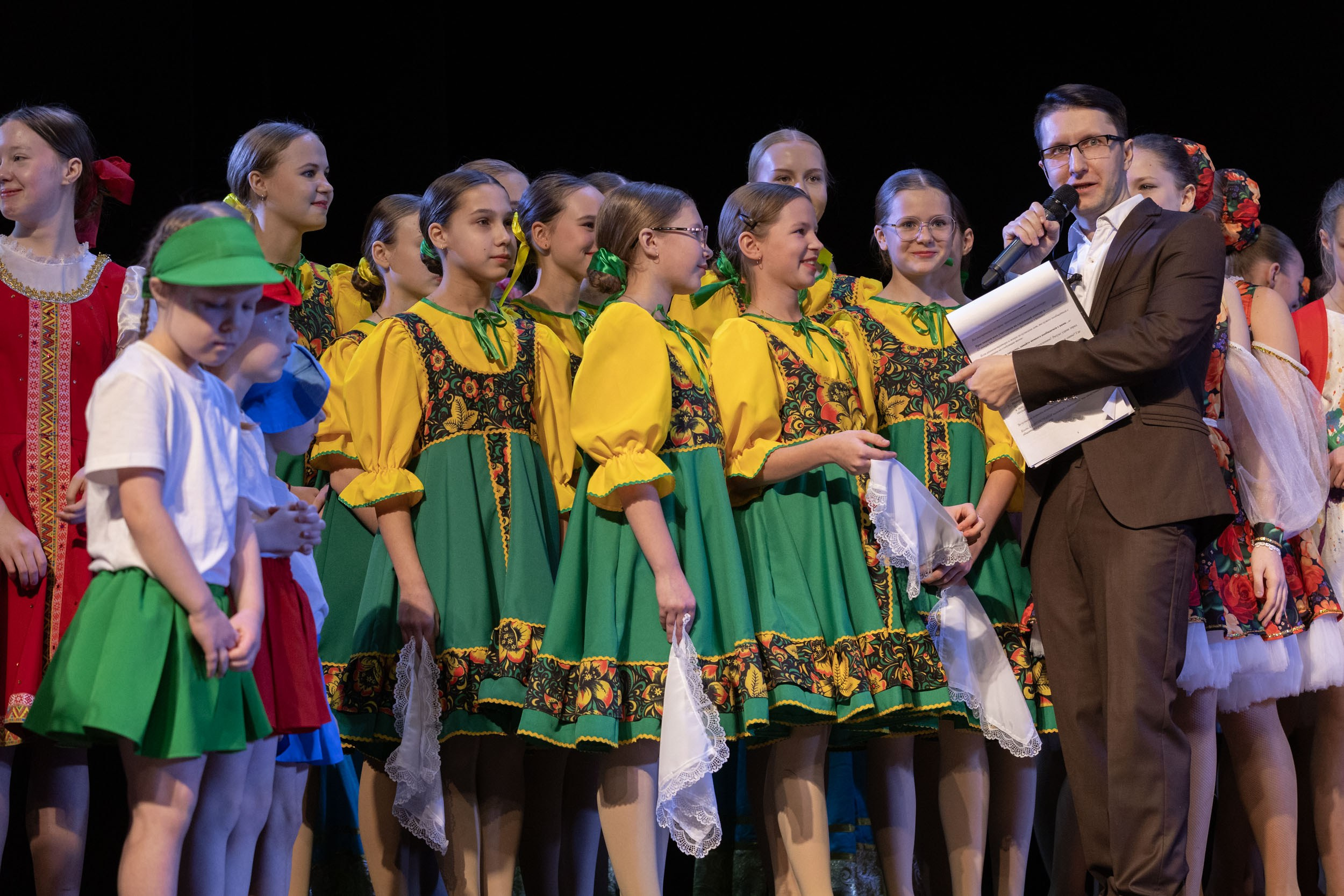 Награждение жюри участников концерта.